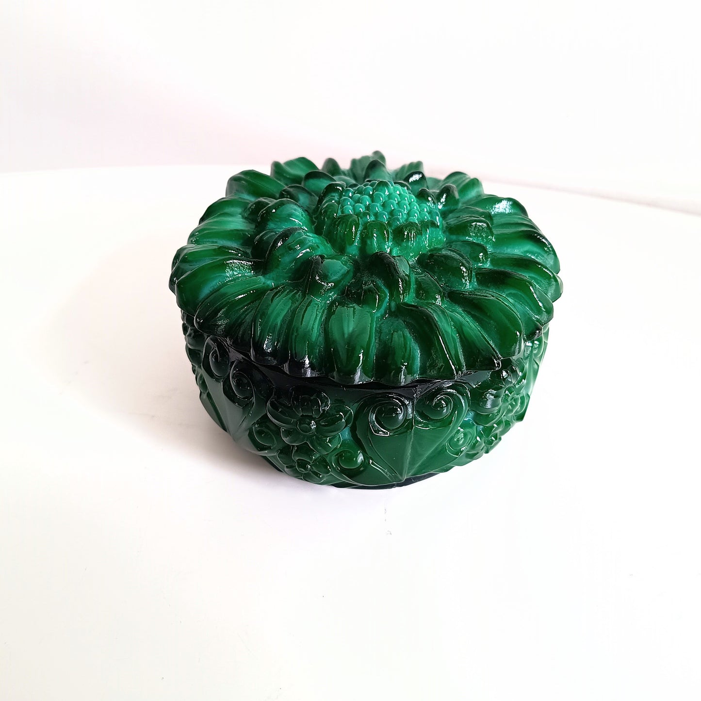 Art Deco Bohemian Art Glass Malachite Glass Lidded Jewellery Box or Watch Box, Schlevogt, Hoffner Designer