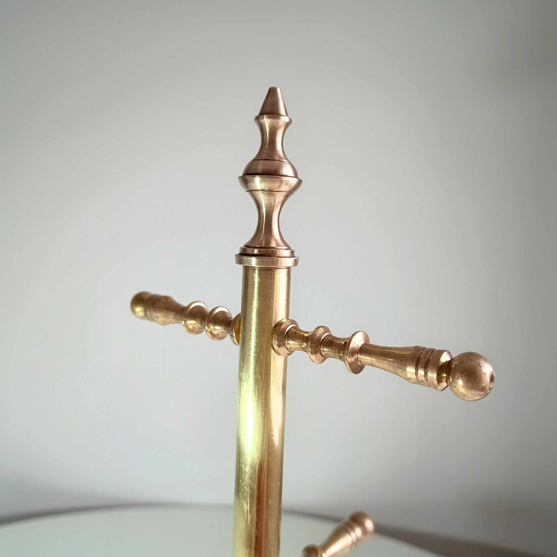 Vintage Tea Cups Holder or Coffee Mugs Drinks Station, Brass and Mahogany Tone Wood