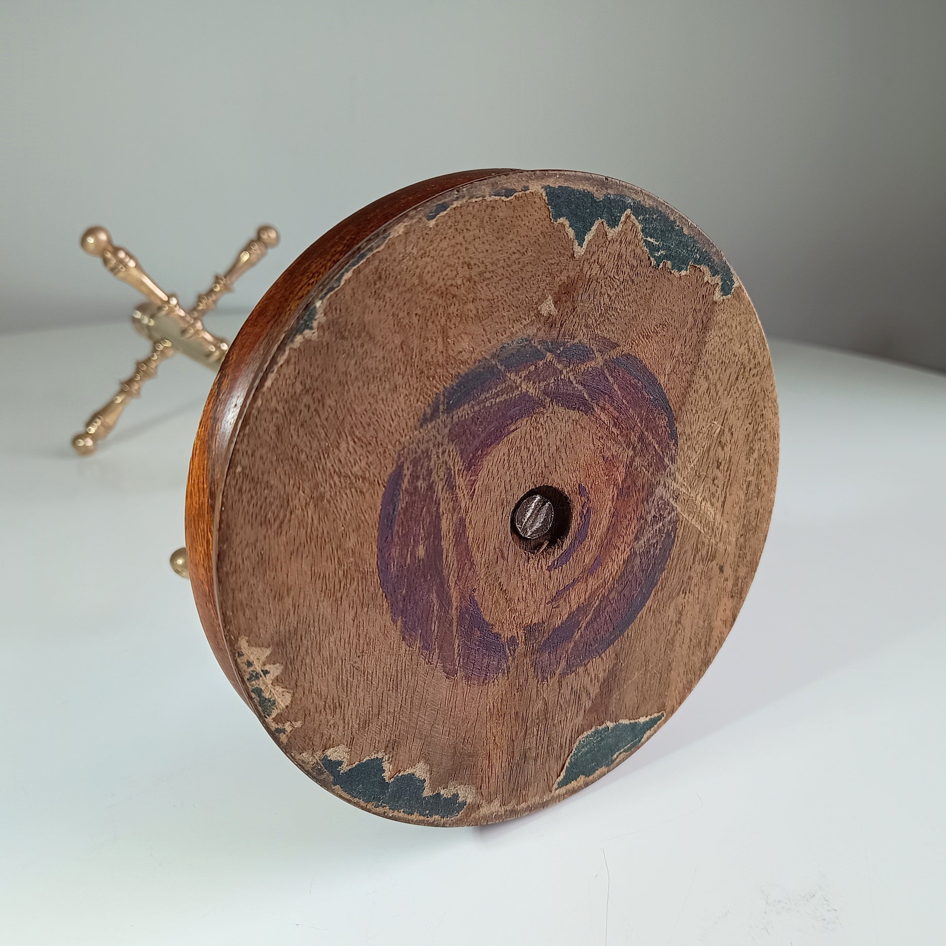 Vintage Tea Cups Holder or Coffee Mugs Drinks Station, Brass and Mahogany Tone Wood Pedestal