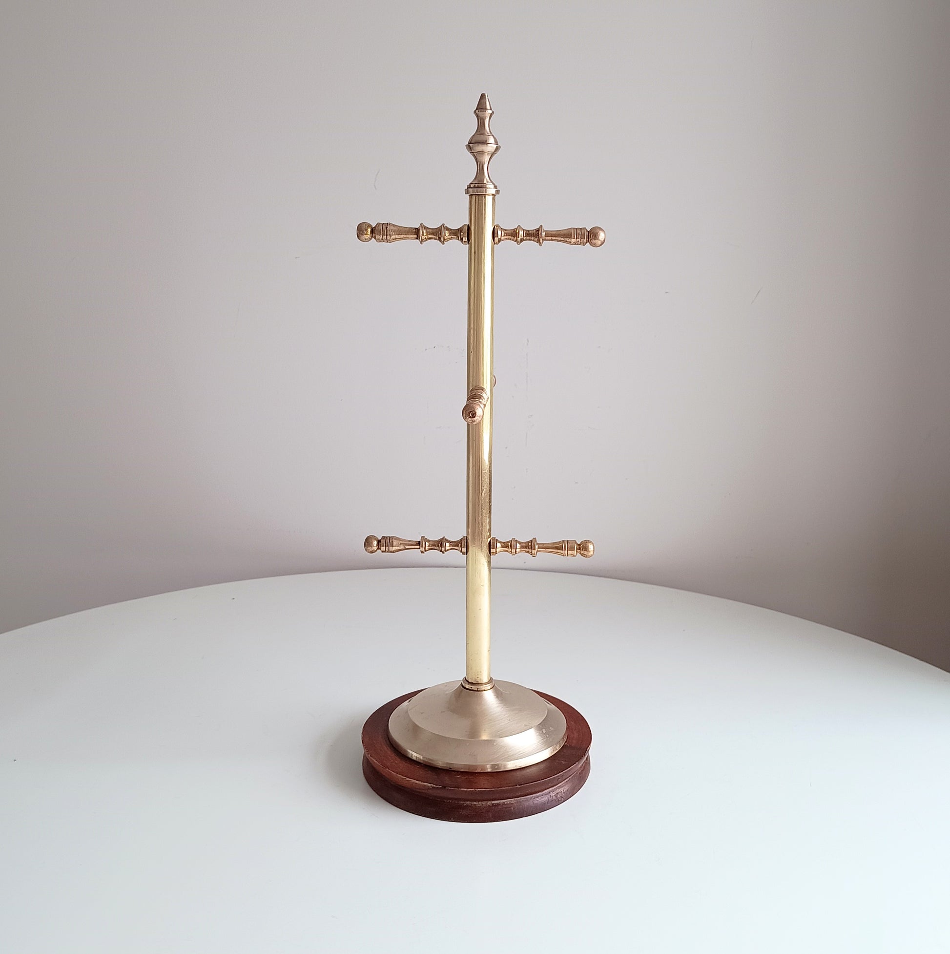 Vintage Tea Cups Holder or Coffee Mugs Drinks Station, Brass and Mahogany Tone Wood