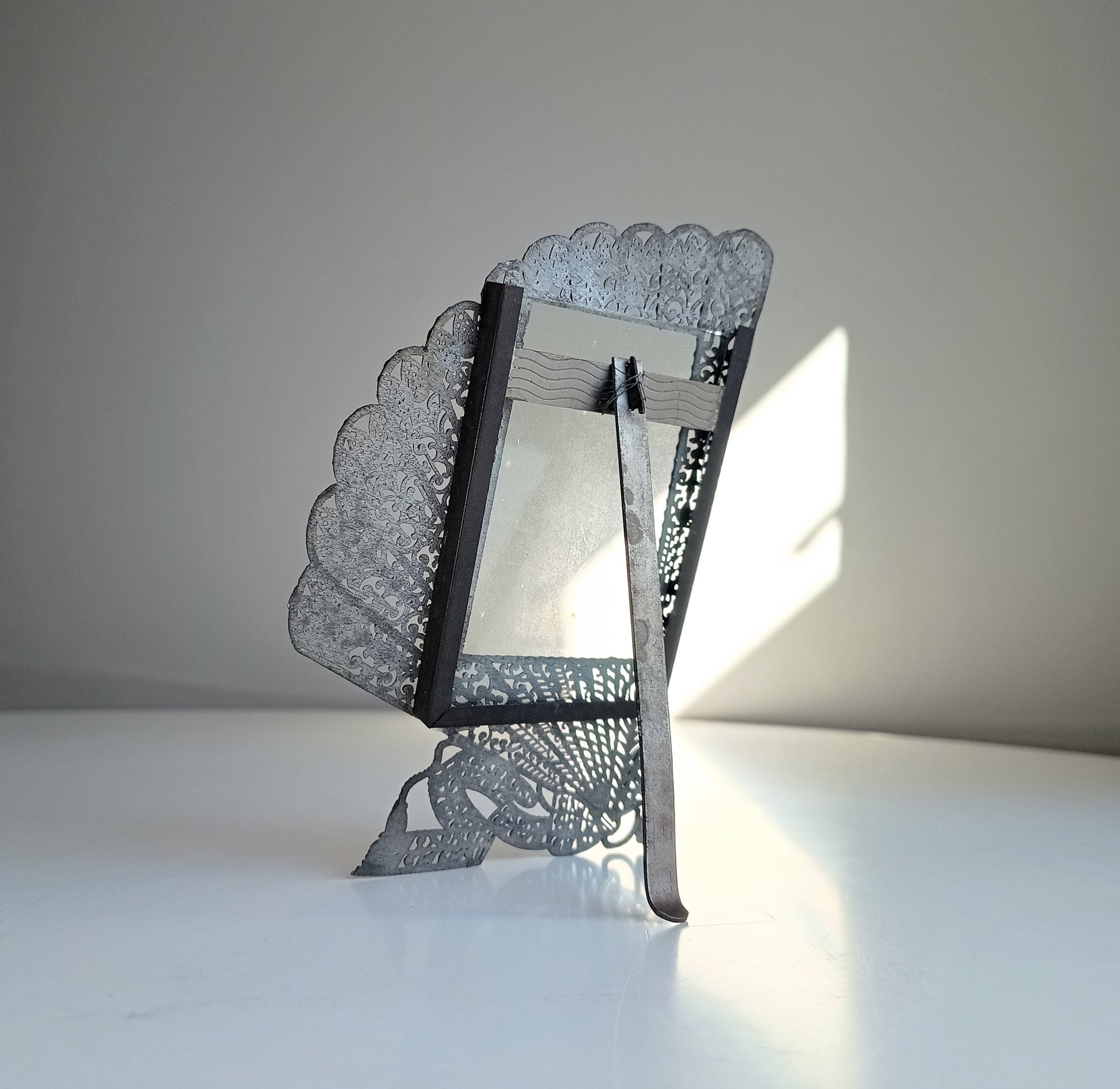 Antique Art Nouveau Jugendstil Faux Filigree Curtain Shaped Tabletop Easel Stand Toleware Photo Frame