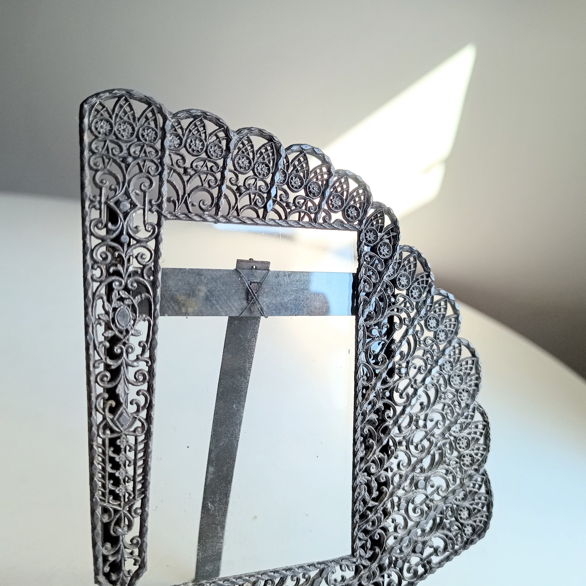 Antique Art Nouveau Jugendstil Faux Filigree Curtain Shaped Tabletop Easel Stand Toleware Photo Frame