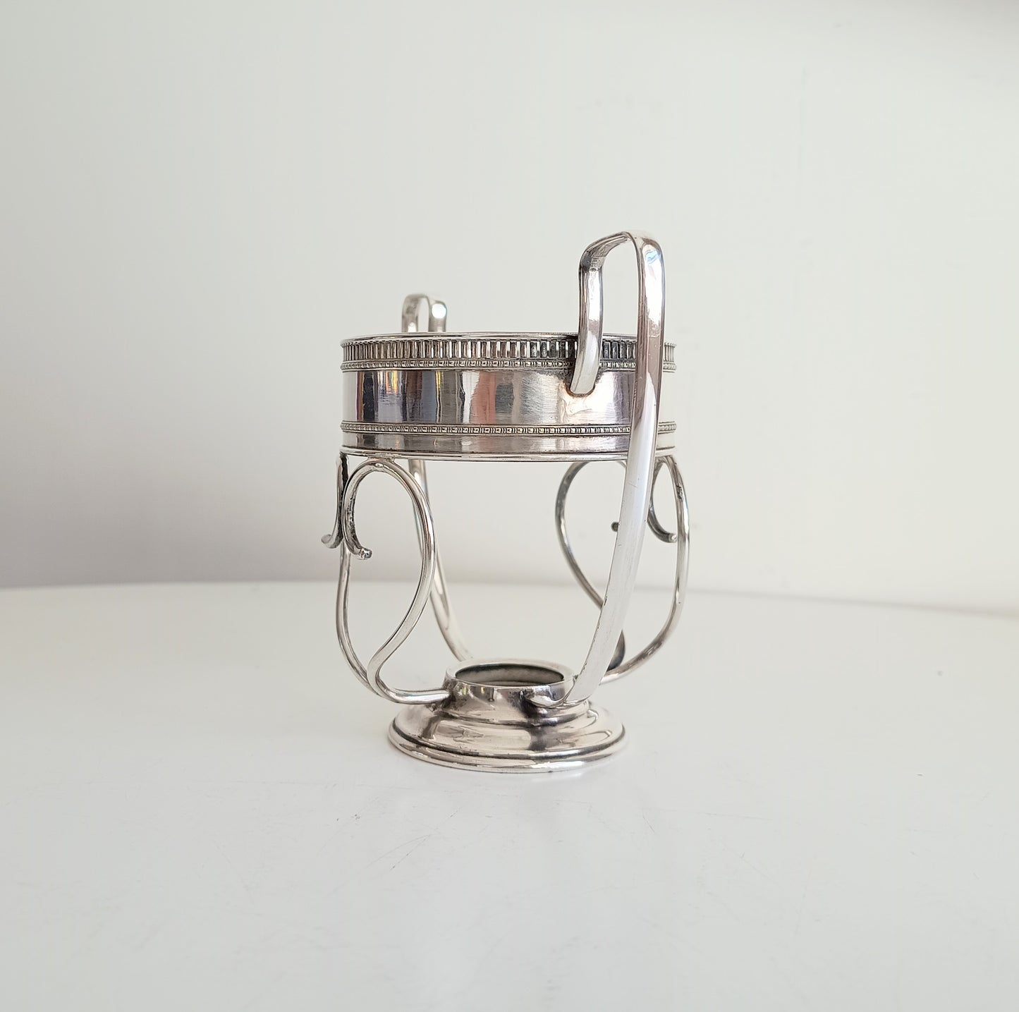 Vintage Georgian Style Silver Plate Neo-Classical Red Wine Bottle Display Stand Wine Cradle Drinks station