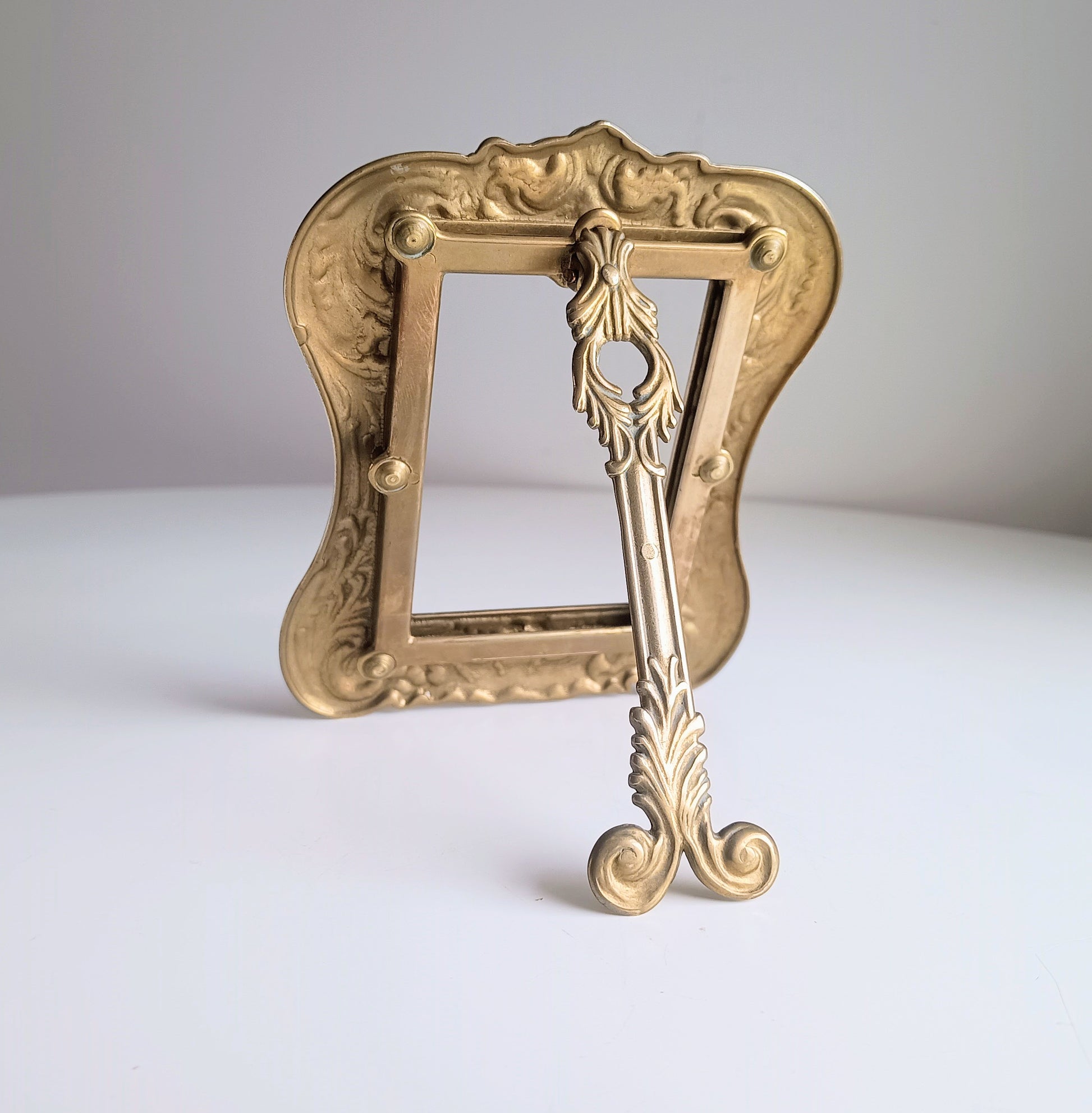 Vintage Solid Brass Art Nouveau Desktop Frame Antique Easel Photo Frame