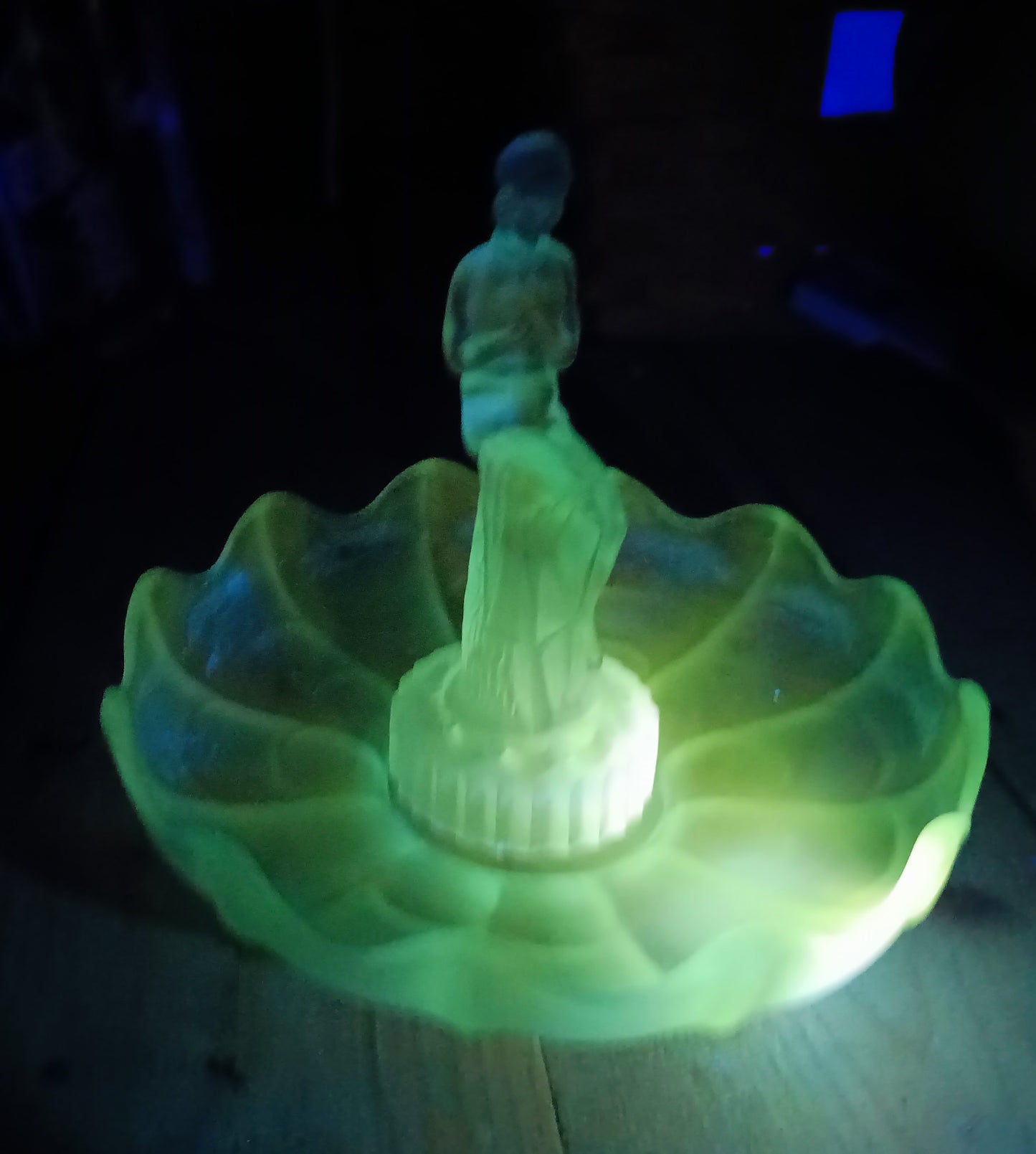 Art deco glass sculpture UV fluorescent