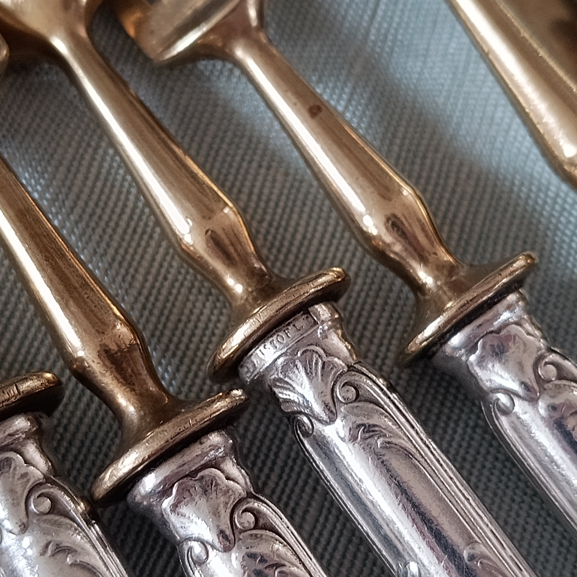 Antique French Silver Plate Handles and Gilt Blades Dessert or Fruit Curlery Set: Six Knives and Six Three-Prong Forks, Christofle, 1900