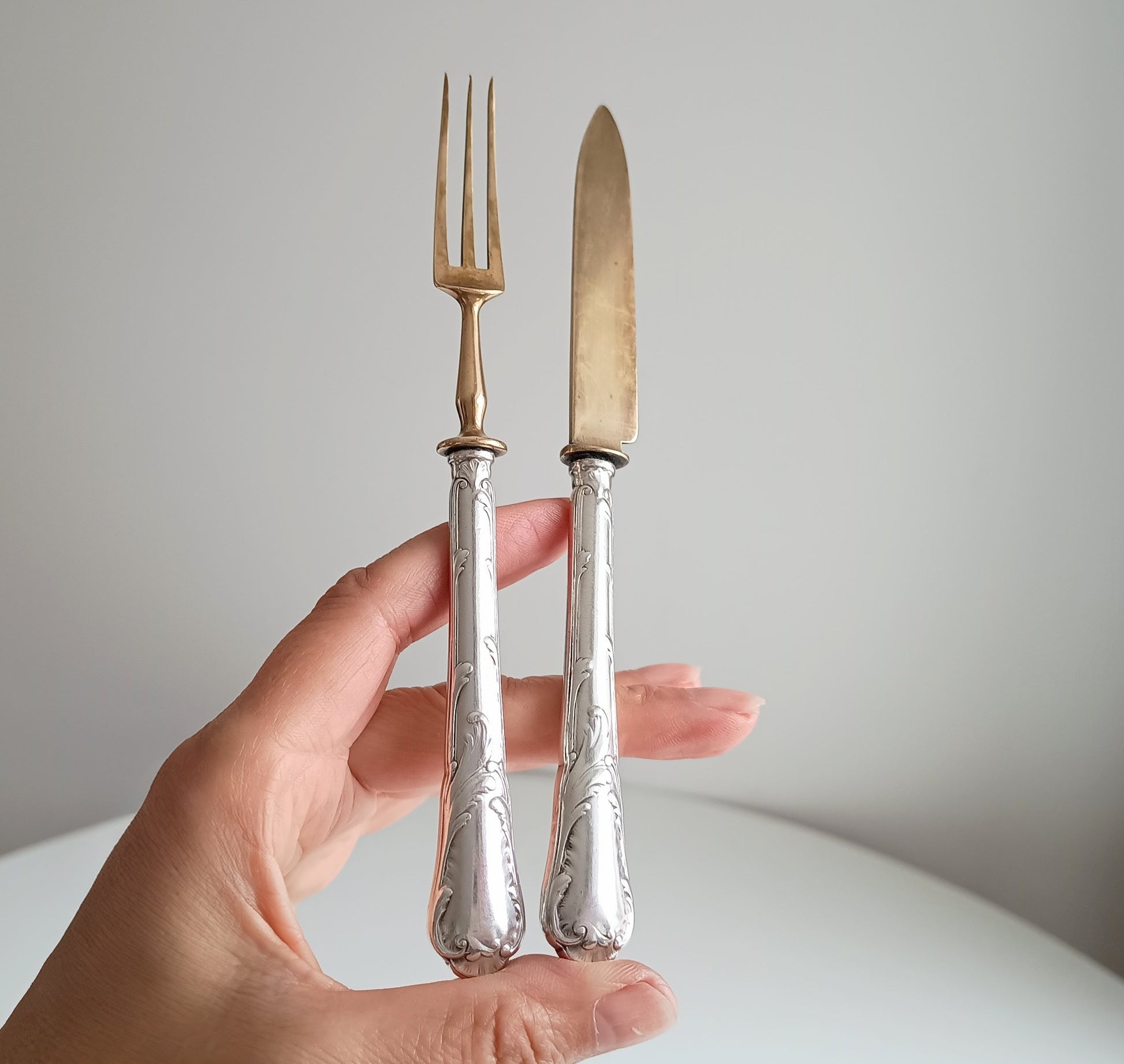 Antique French Silver Plate Handles and Gilt Blades Dessert or Fruit Curlery Set: Six Knives and Six Three-Prong Forks, Christofle, 1900