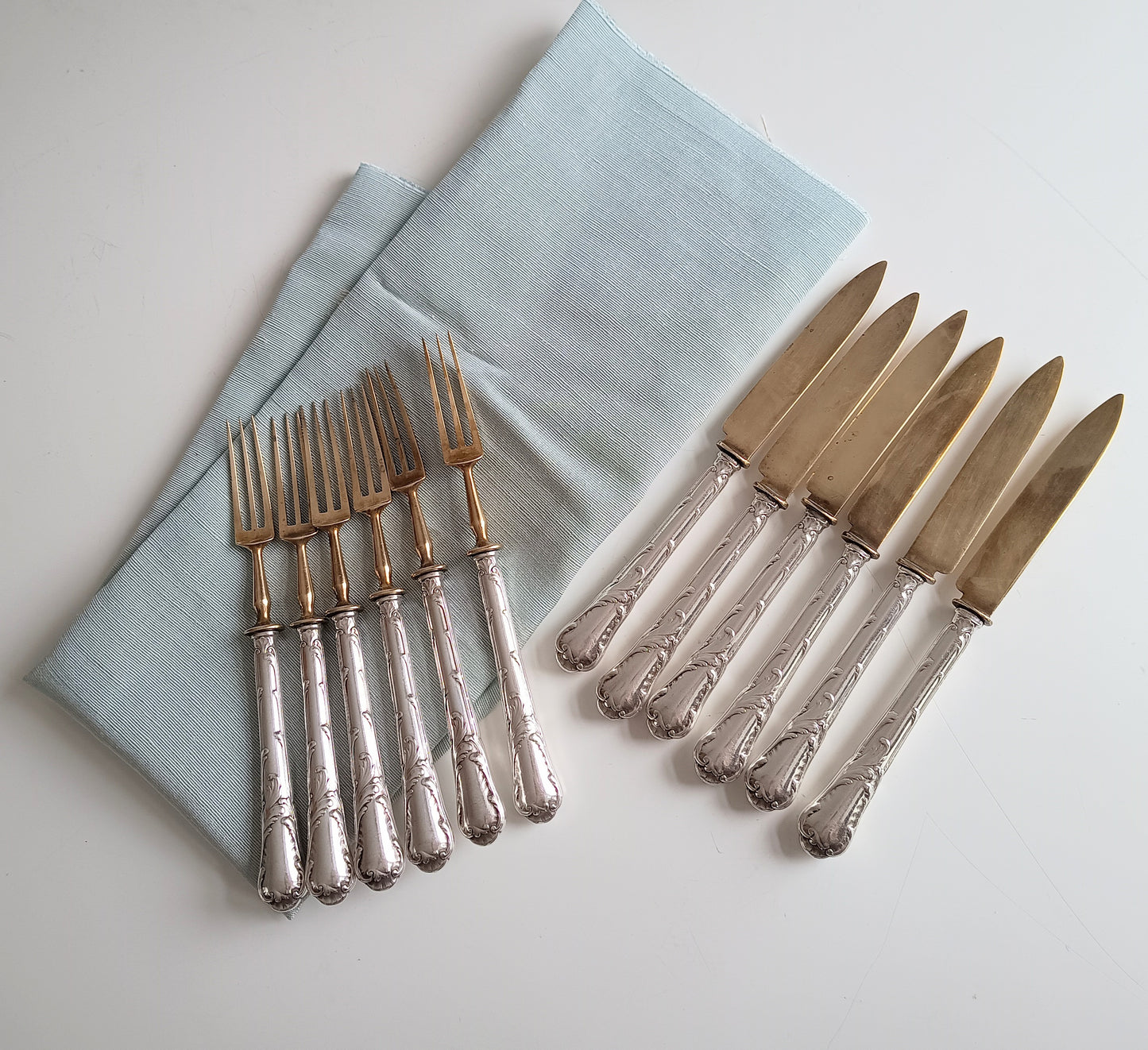 Antique French Silver Plate Handles and Gilt Blades Dessert or Fruit Curlery Set: Six Knives and Six Three-Prong Forks, Christofle, 1900