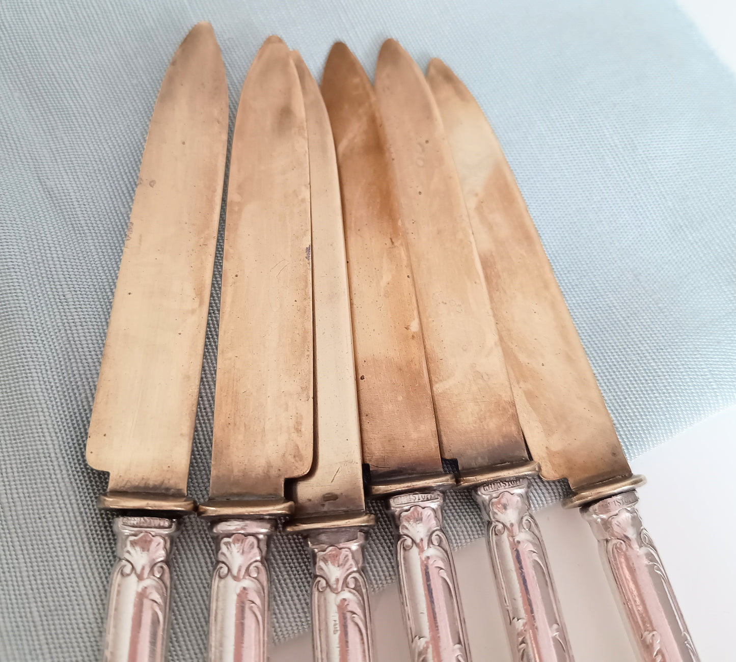 Antique French Silver Plate Handles and Gilt Blades Dessert or Fruit Curlery Set: Six Knives and Six Three-Prong Forks, Christofle, 1900