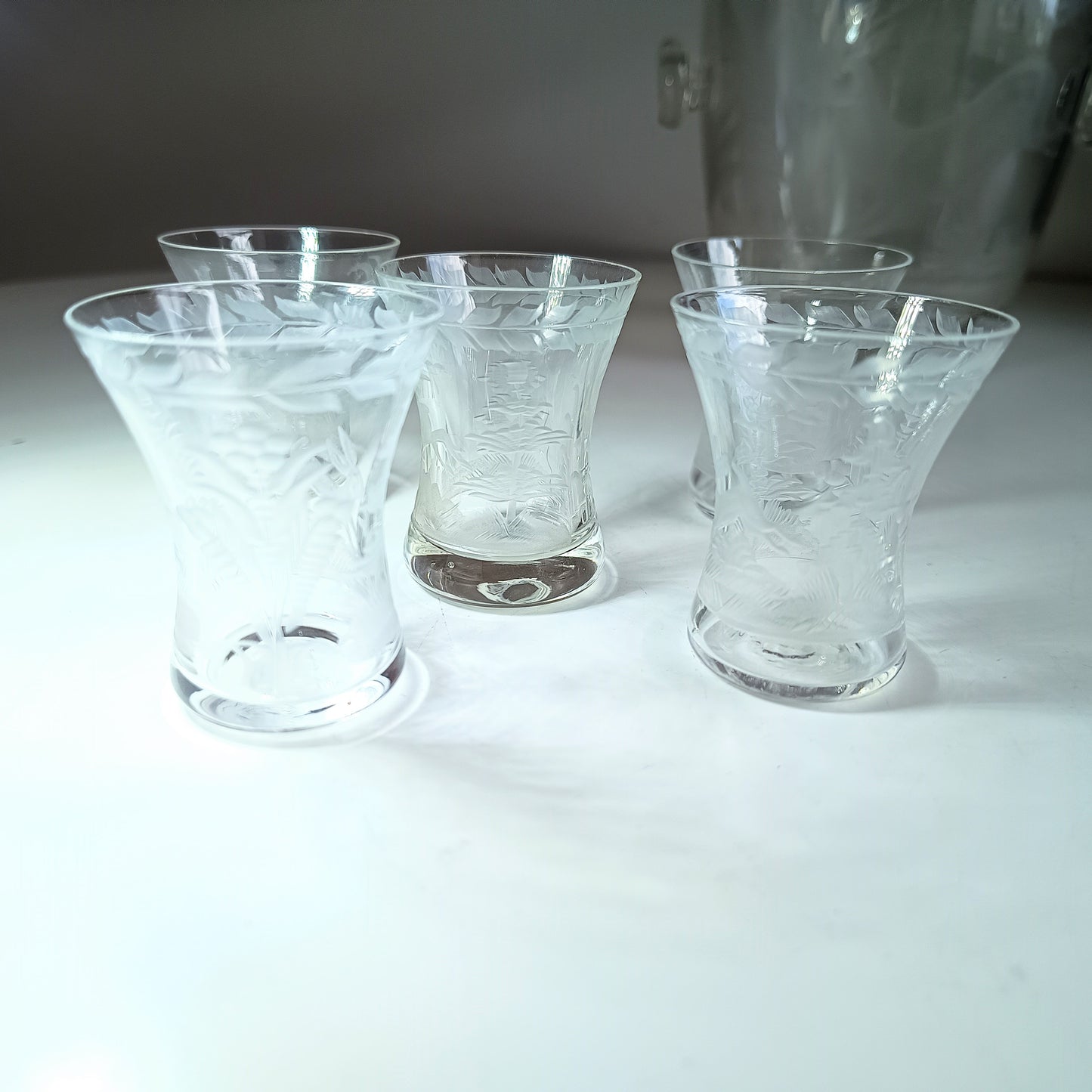 Waisted glasses