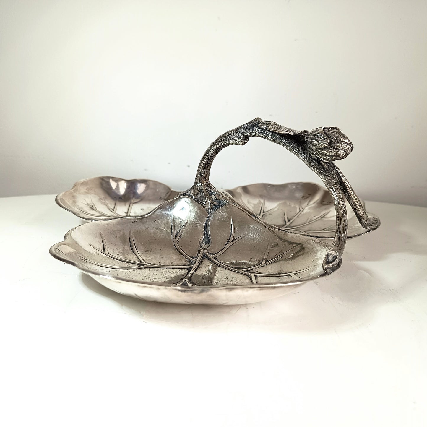 Unique Art Nouveau Edwardian Lilly Pad Triple-Bowl Server – William Wheatcroft Harrison, Sheffield Silver Plate