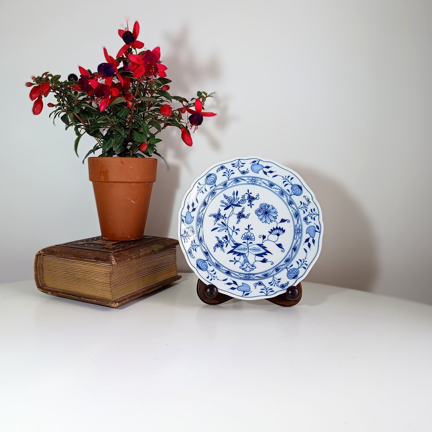 Authentic Vintage Blue on White Meissen Porcelain Cake or Cheese Plate 19 cm Blue Onion Zwiebelmuster Pattern