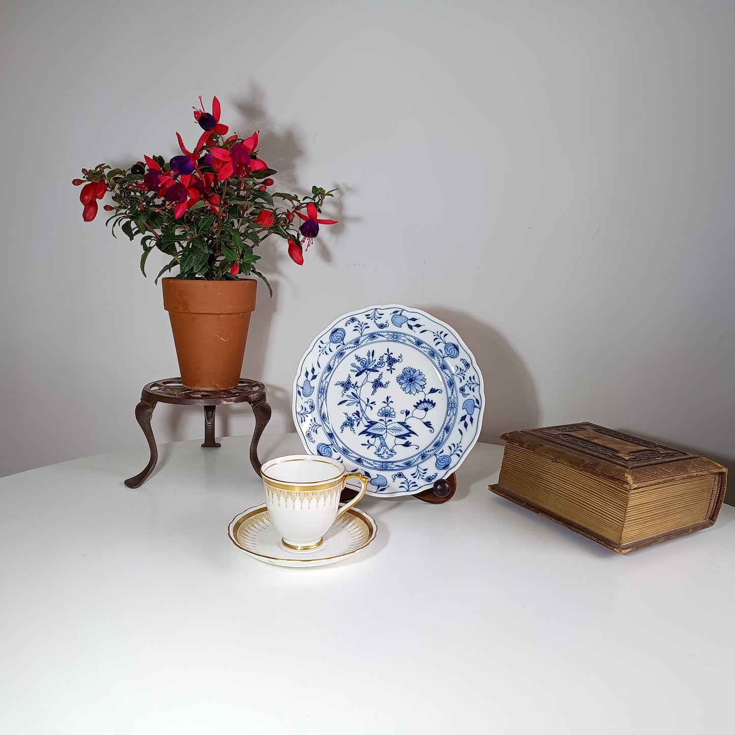 Authentic Vintage Blue on White Meissen Porcelain Cake or Cheese Plate 19 cm Blue Onion Zwiebelmuster Pattern