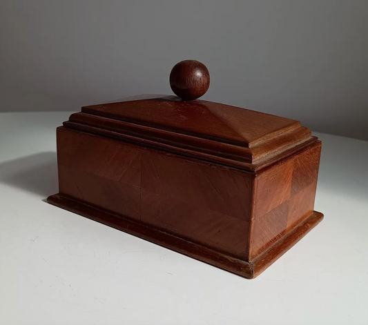 World War II Prisoner of War WW2 Hand Made Caddy Tea Box Signed Dated by Marco to Mr Hickman Merrow Camp 57 for Italian POWs 1945 Guildford