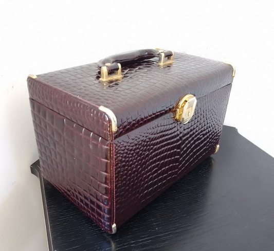 Classy Vintage Good Quality Italian Train Box Smart Luggage Bag in Embossed Simulated Alligator Faux Patented Leather Gucci Style