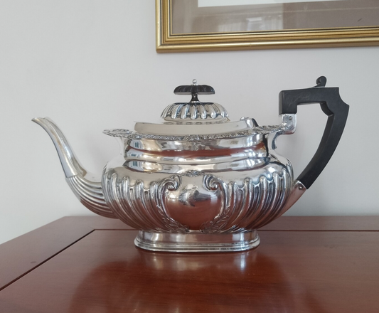 Decorative English Antique Victorian Silver Plated Tea Pot Regency Style
