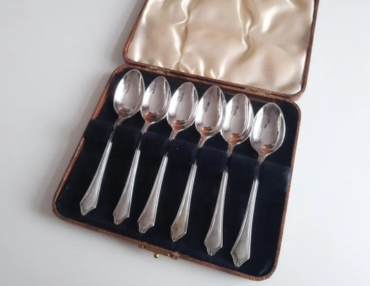 Boxed set of vintage coffee spoons