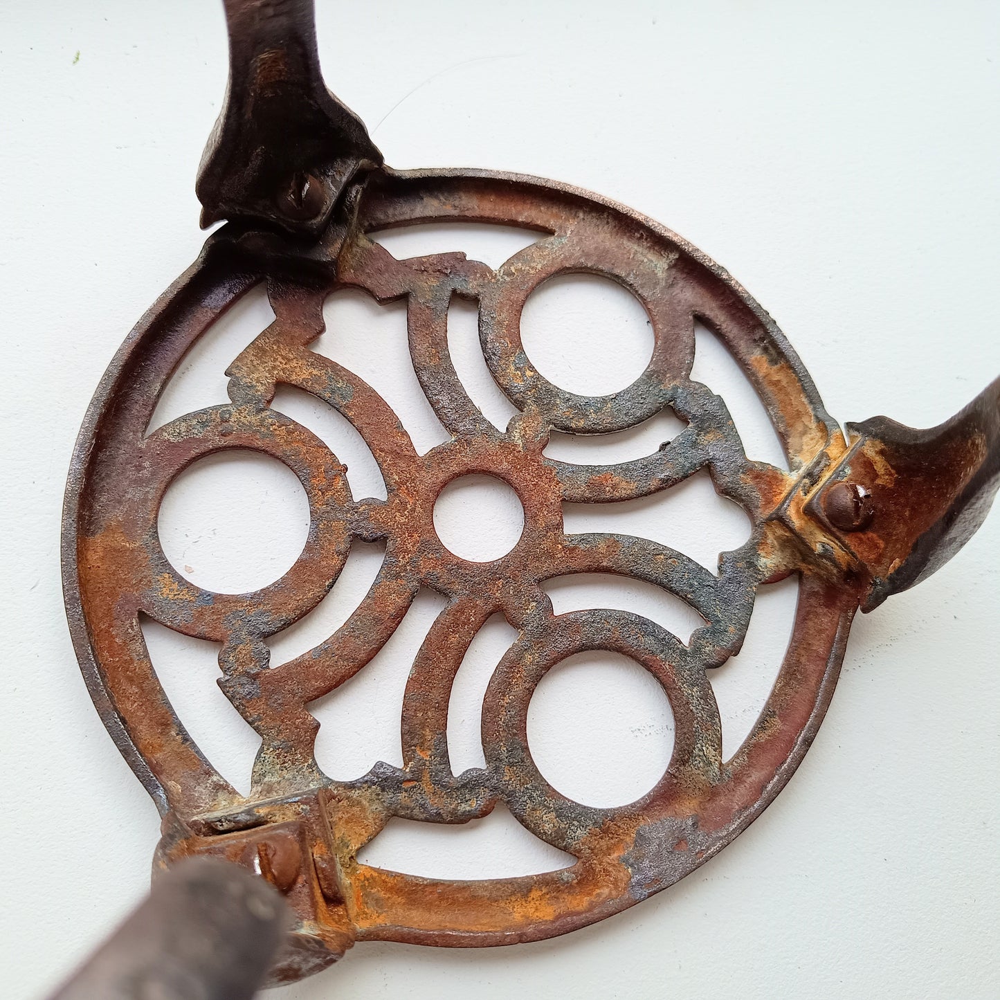 Antique English Art Nouveau Cast Iron Trivet, Registered design 430938 for 1906 on Three Bound Legs