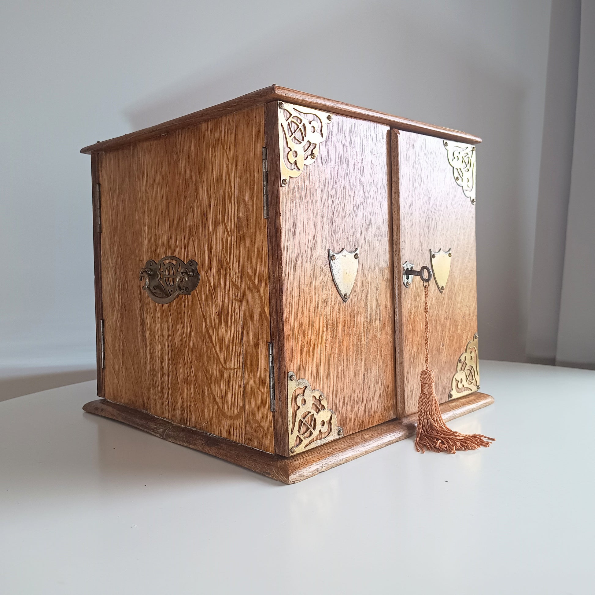 Rare Antique English Quarter Sawn Oak Gentlemans Smokers Cabinet or Humidor With Hidden Whisky Compartment 1890s - 1900s