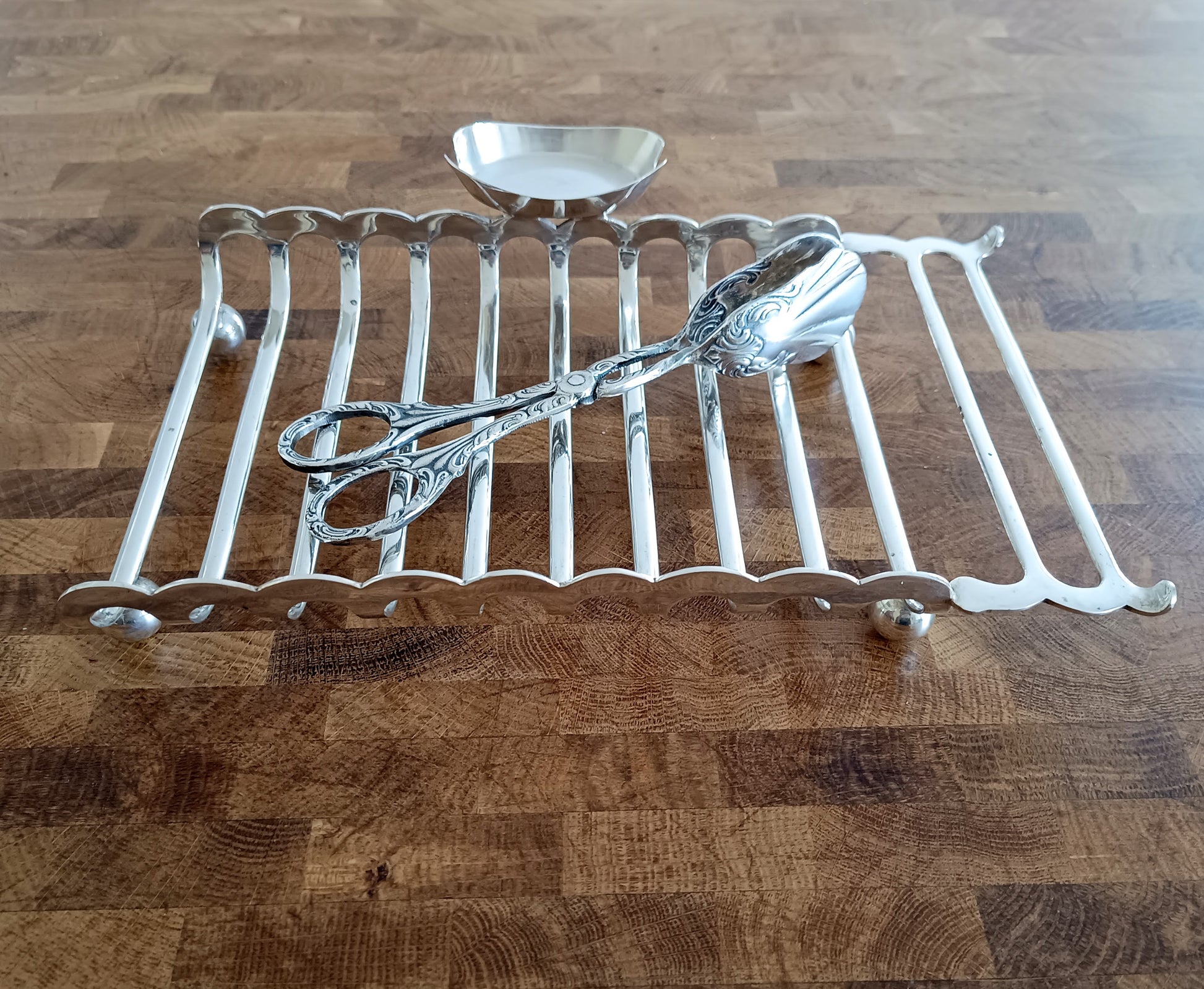 Antique English Elegant Wirework Silver plate Asparagus Server Drainer by William Suckling Ltd Sheffield on Ball Feet