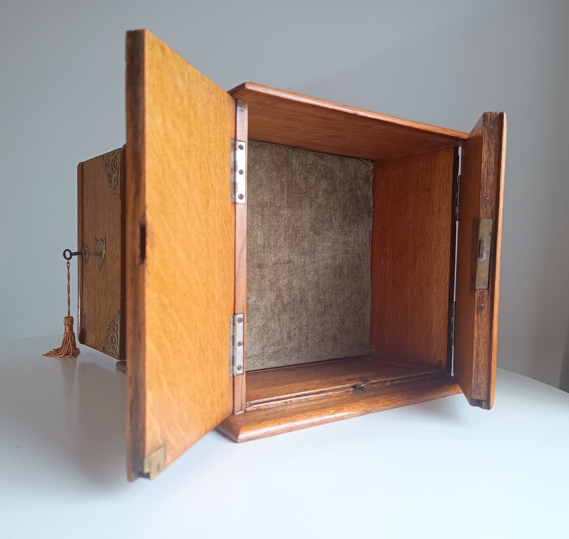 Rare Antique English Quarter Sawn Oak Gentlemans Smokers Cabinet or Humidor With Hidden Whisky Compartment 1890s - 1900s