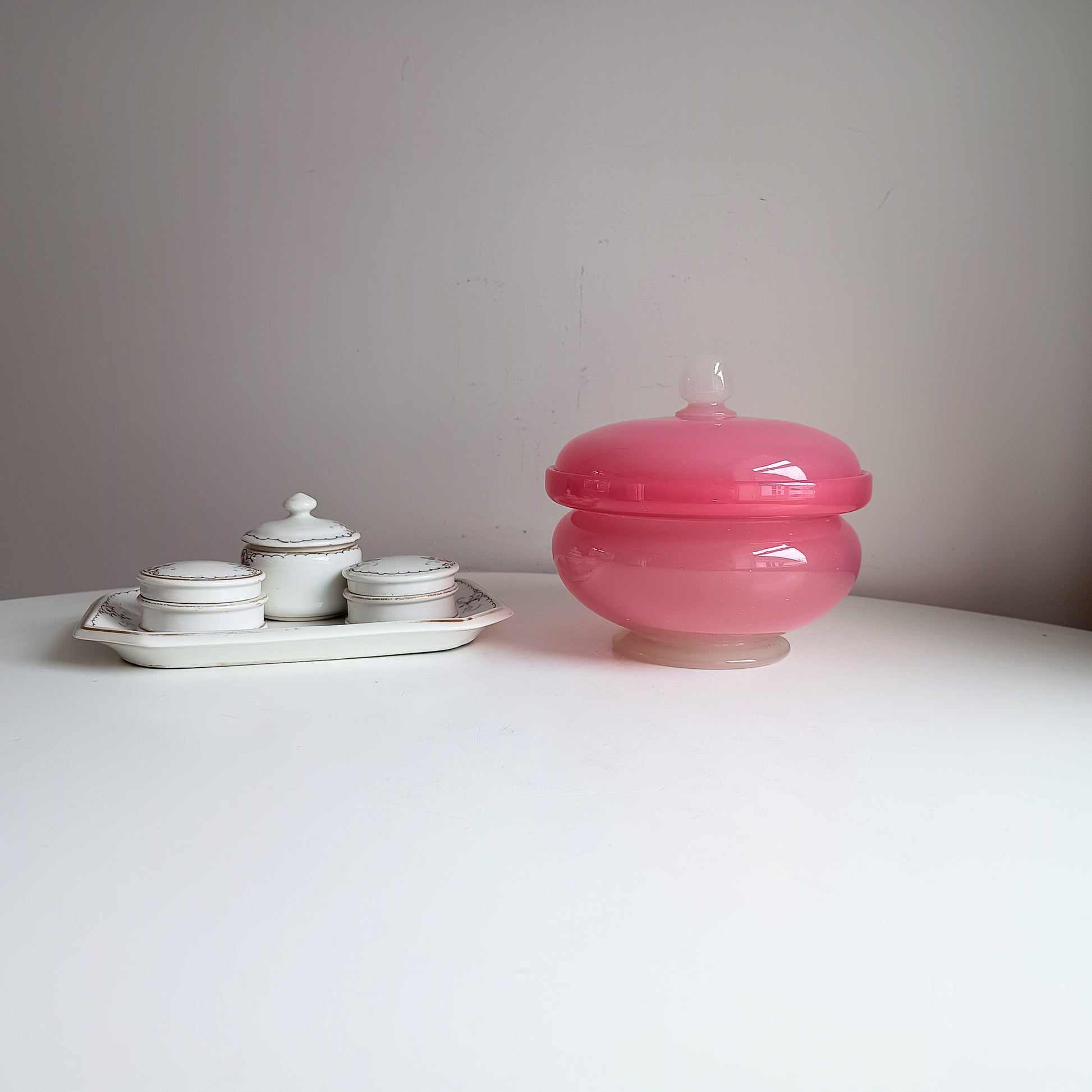Large Opaline Glass Stevens & Williams Biscuits Barrel or Lidded Cookies Jar in Dusty Pink Rose and Off White Colour