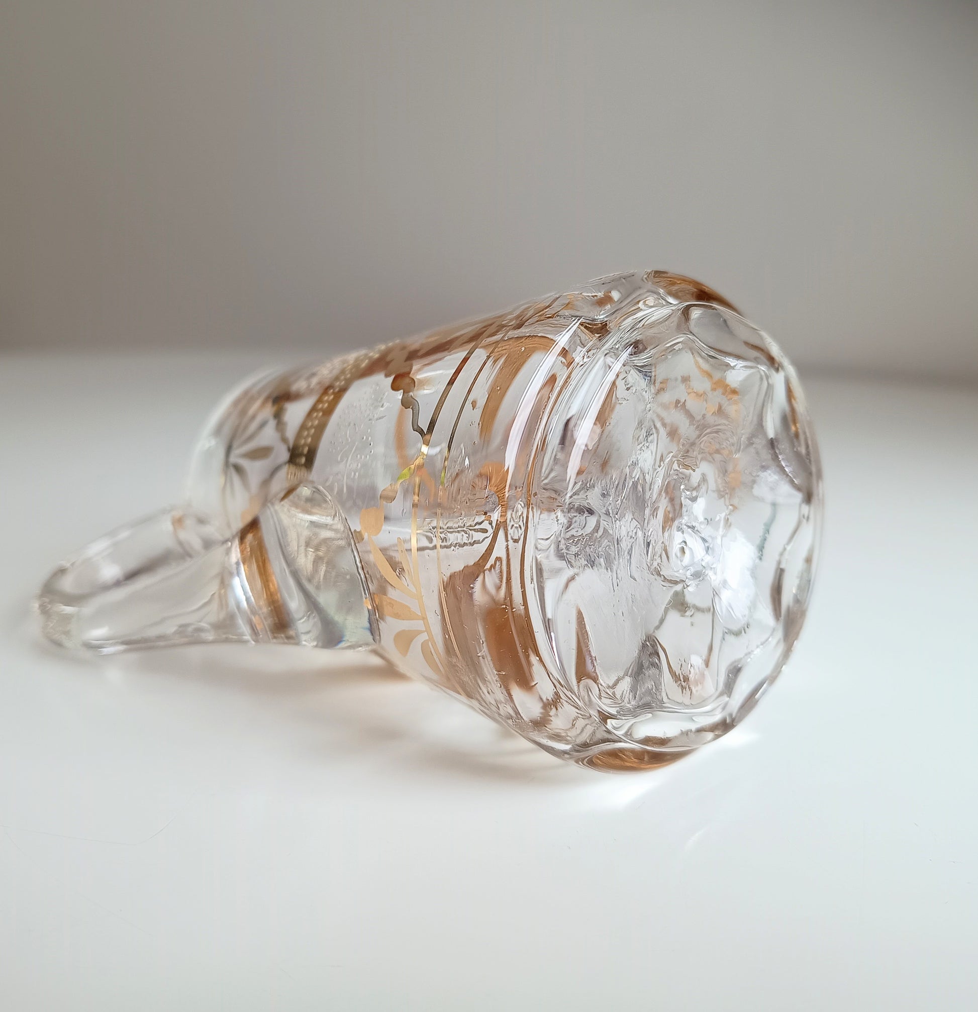 Rough snapped pontil antique glass