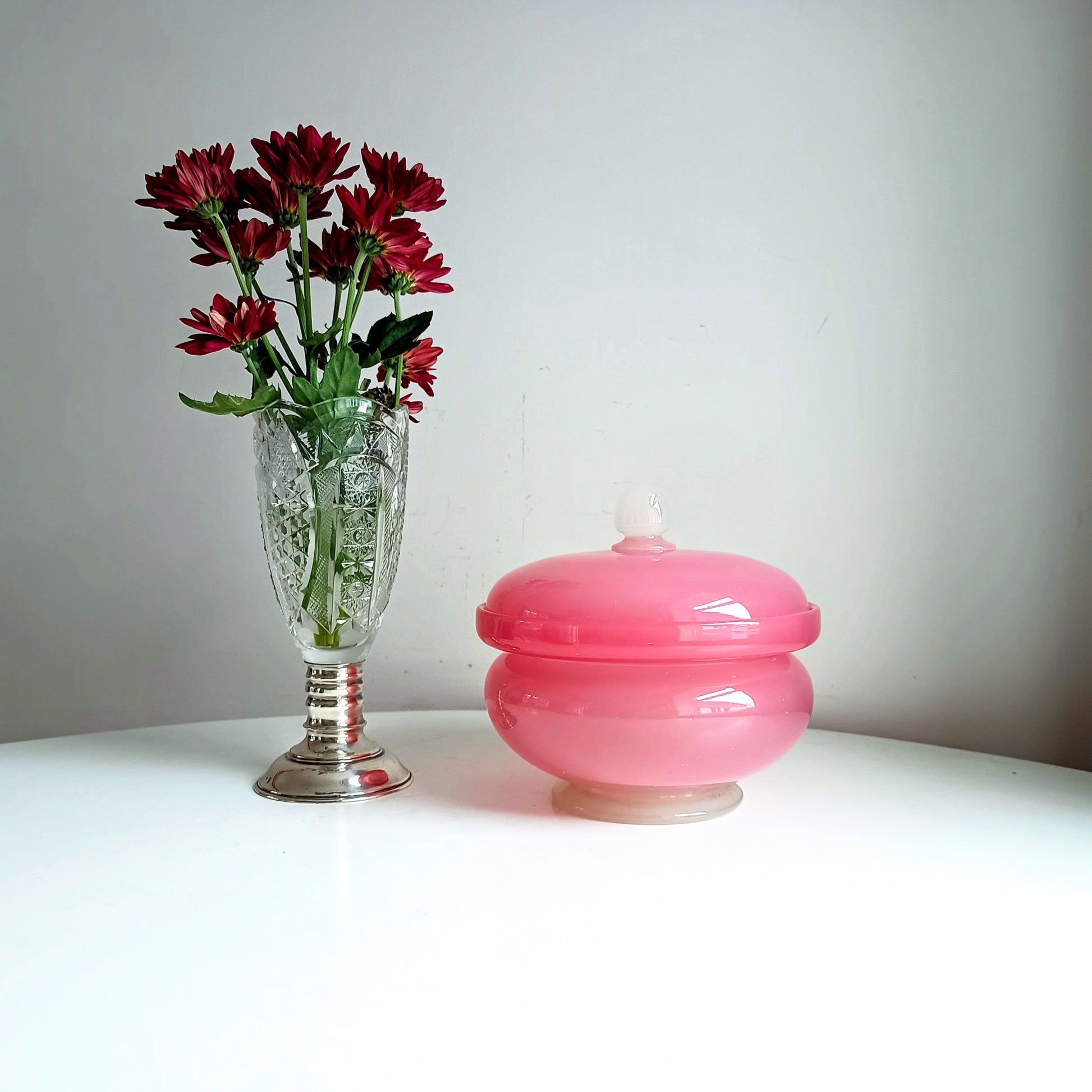 Large Opaline Glass Stevens & Williams Biscuits Barrel or Lidded Cookies Jar in Dusty Pink Rose and Off White Colour