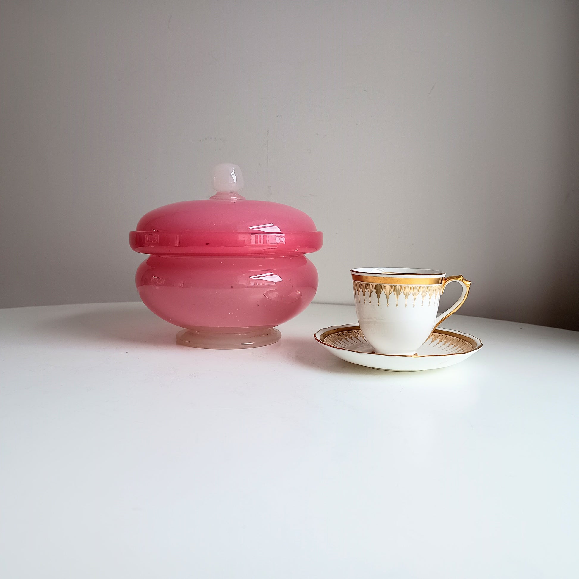 Large Opaline Glass Stevens & Williams Biscuits Barrel or Lidded Cookies Jar in Dusty Pink Rose and Off White Colour