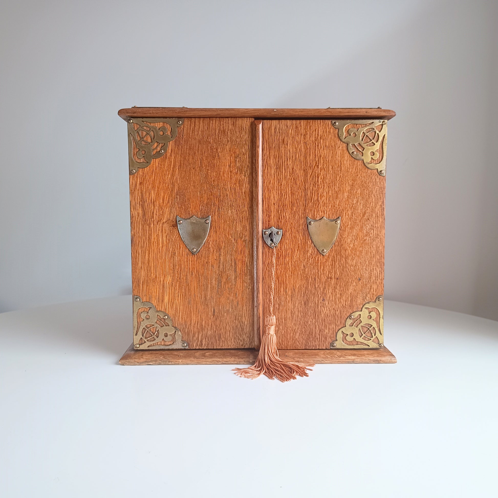 Rare Antique English Quarter Sawn Oak Gentlemans Smokers Cabinet or Humidor With Hidden Whisky Compartment 1890s - 1900s
