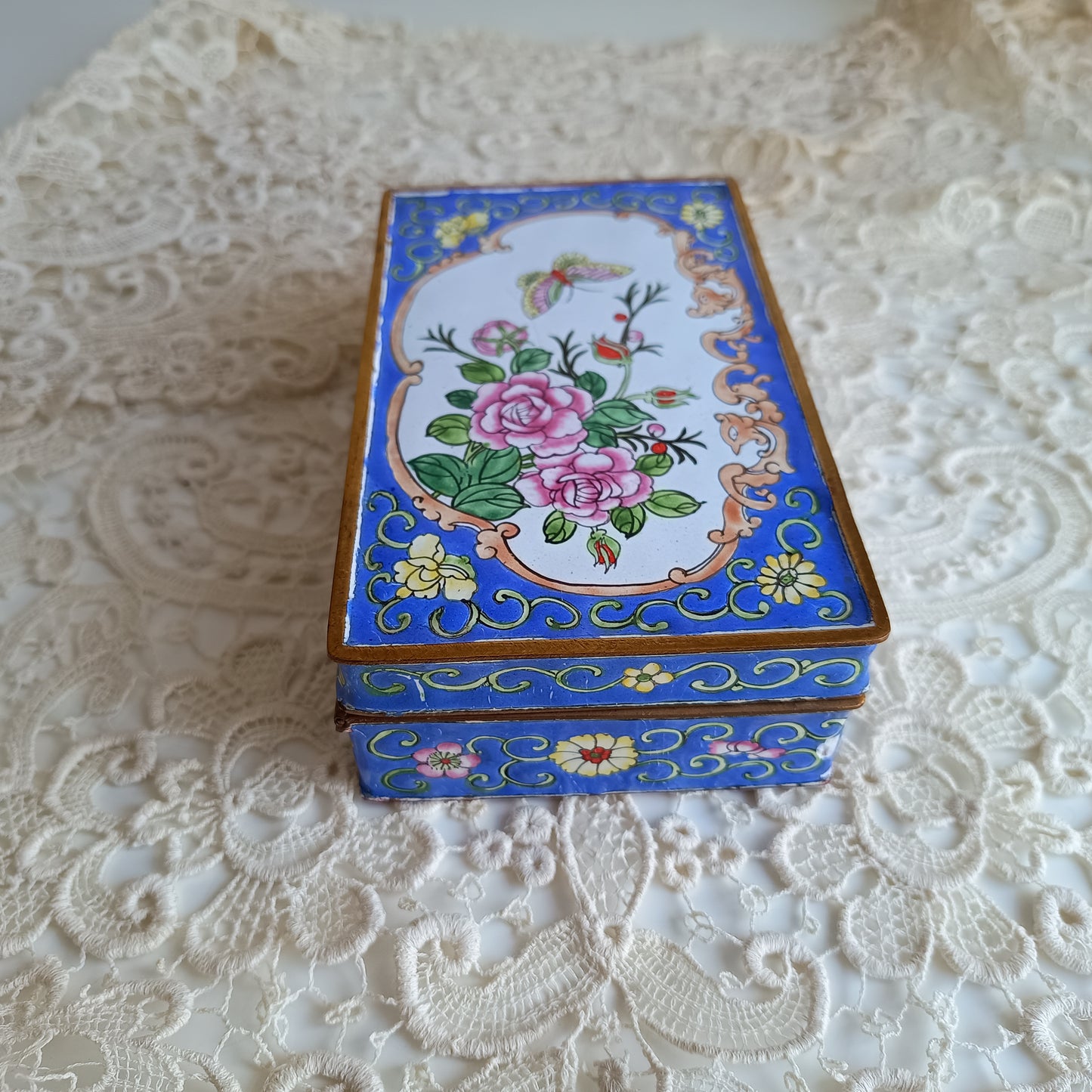 Chinese Republic Canton Enamel Jewellery or Stationery Box