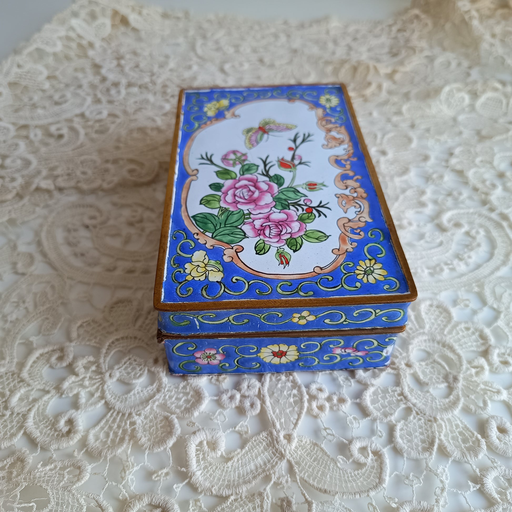 Chinese Republic Canton Enamel Jewellery or Stationery Box