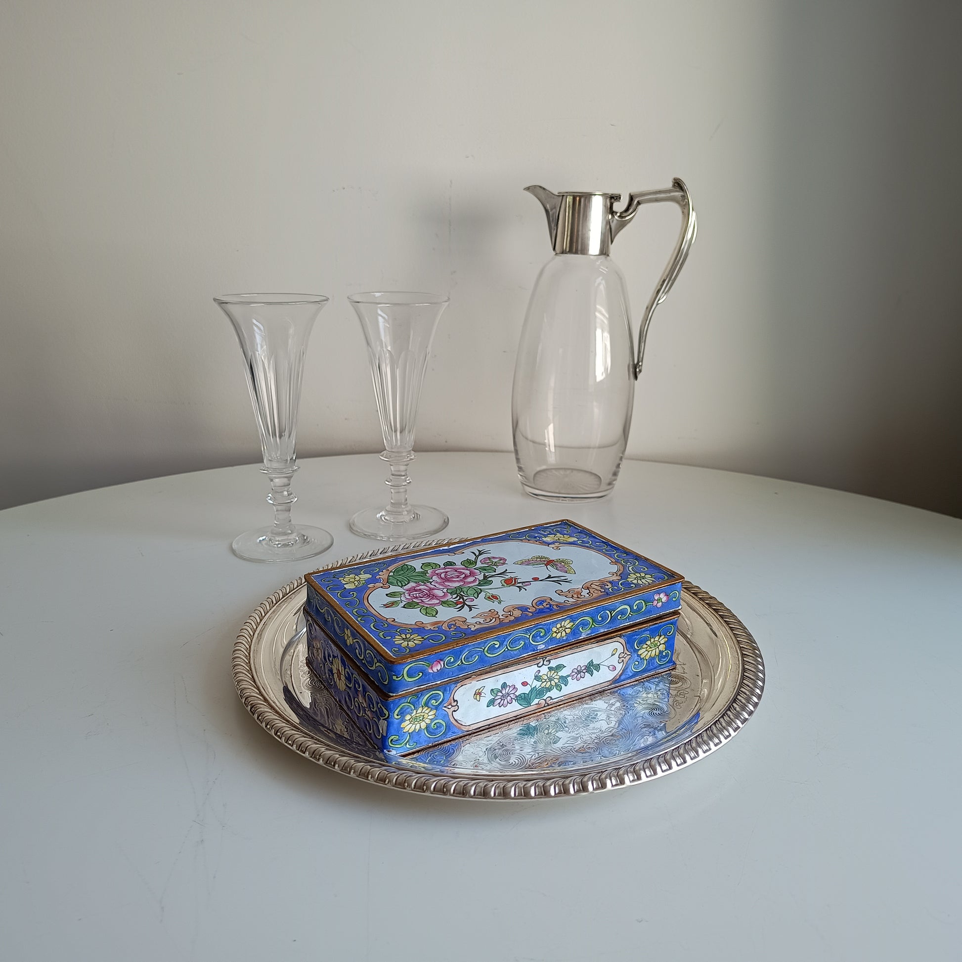 Chinese Republic Canton Enamel Jewellery or Stationery Box