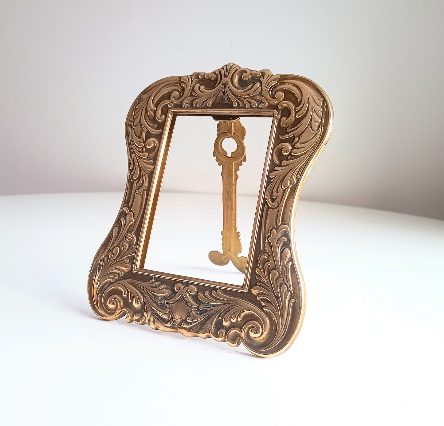 Vintage Solid Brass Art Nouveau Desktop Frame Antique Easel Photo Frame 