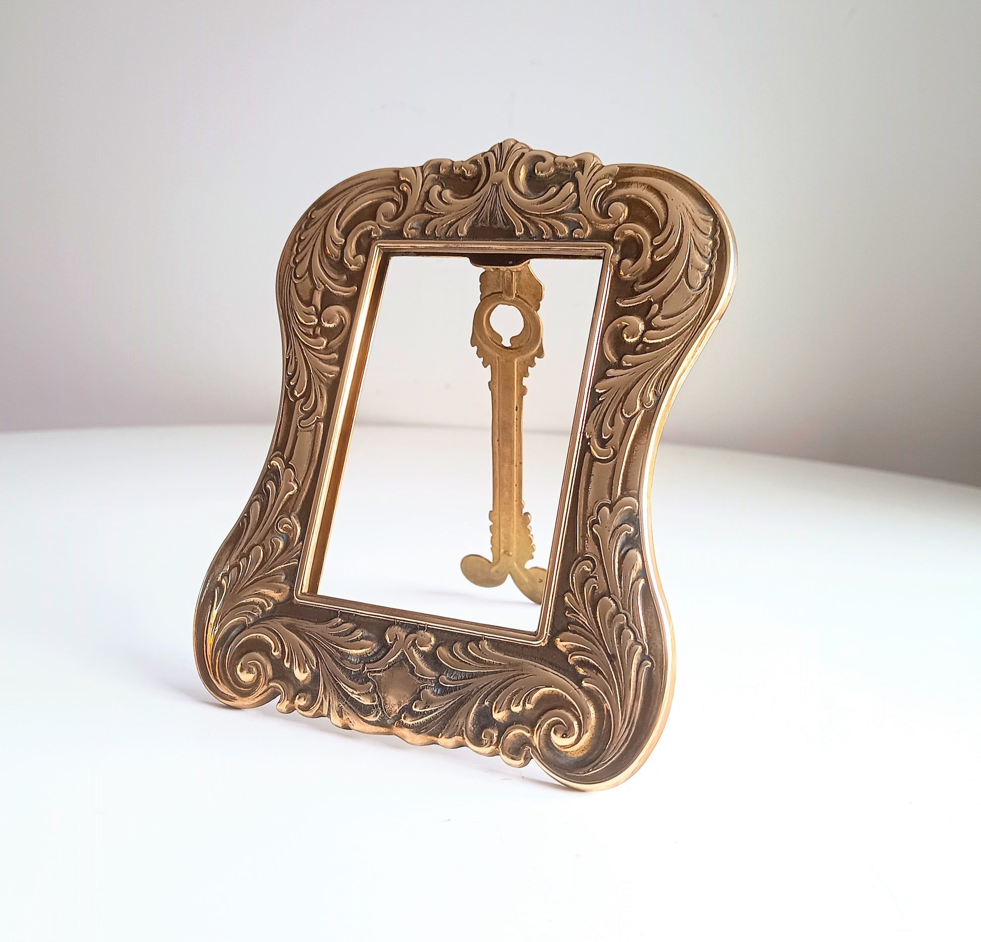 Vintage Solid Brass Art Nouveau Desktop Frame Antique Easel Photo Frame 