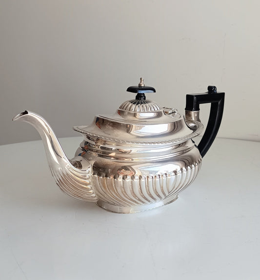Large Vintage English Silver Plate Tea Pot: Georgian Style