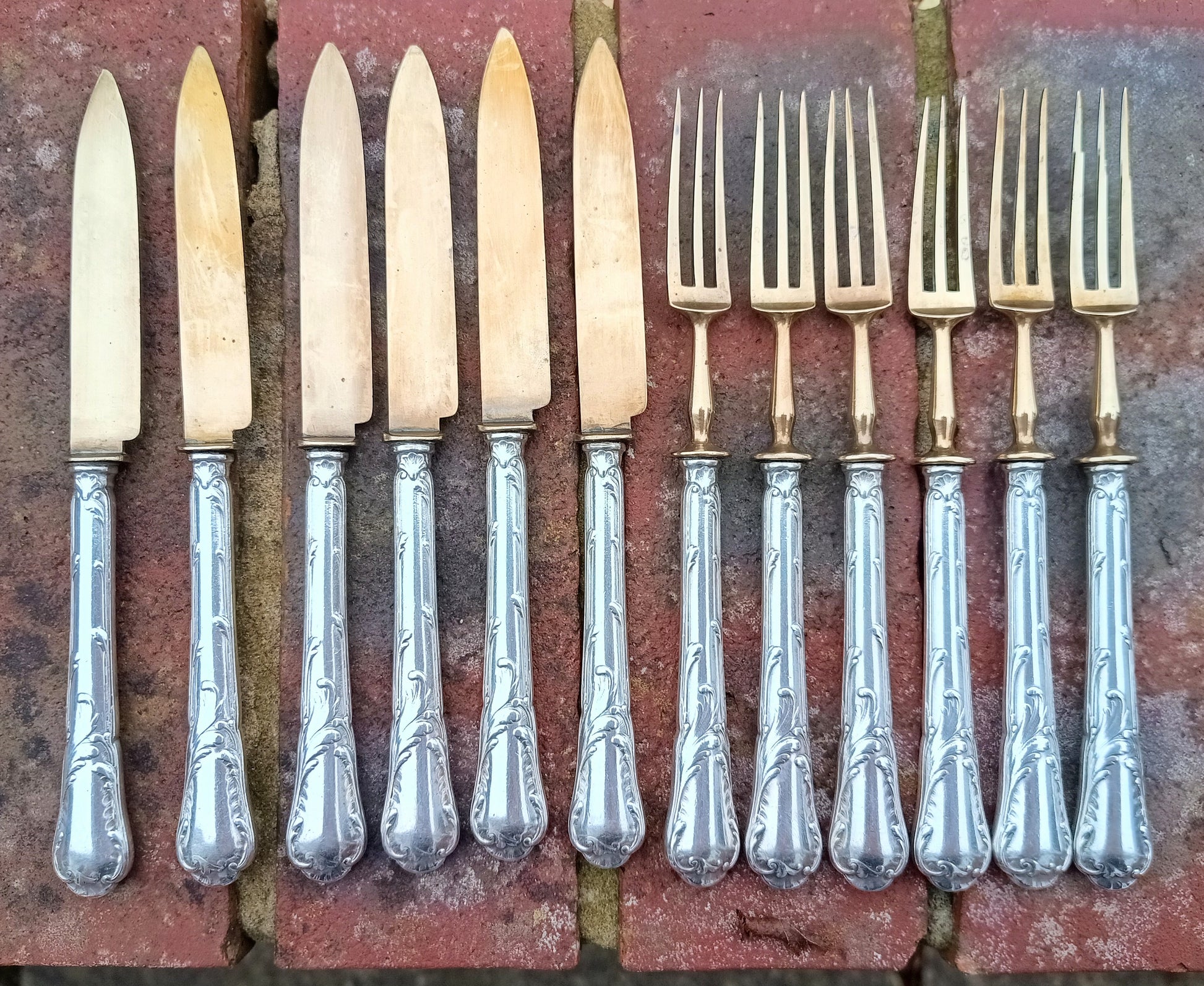 Antique French Silver Plate Handles and Gilt Blades Dessert or Fruit Curlery Set: Six Knives and Six Three-Prong Forks, Christofle, 1900