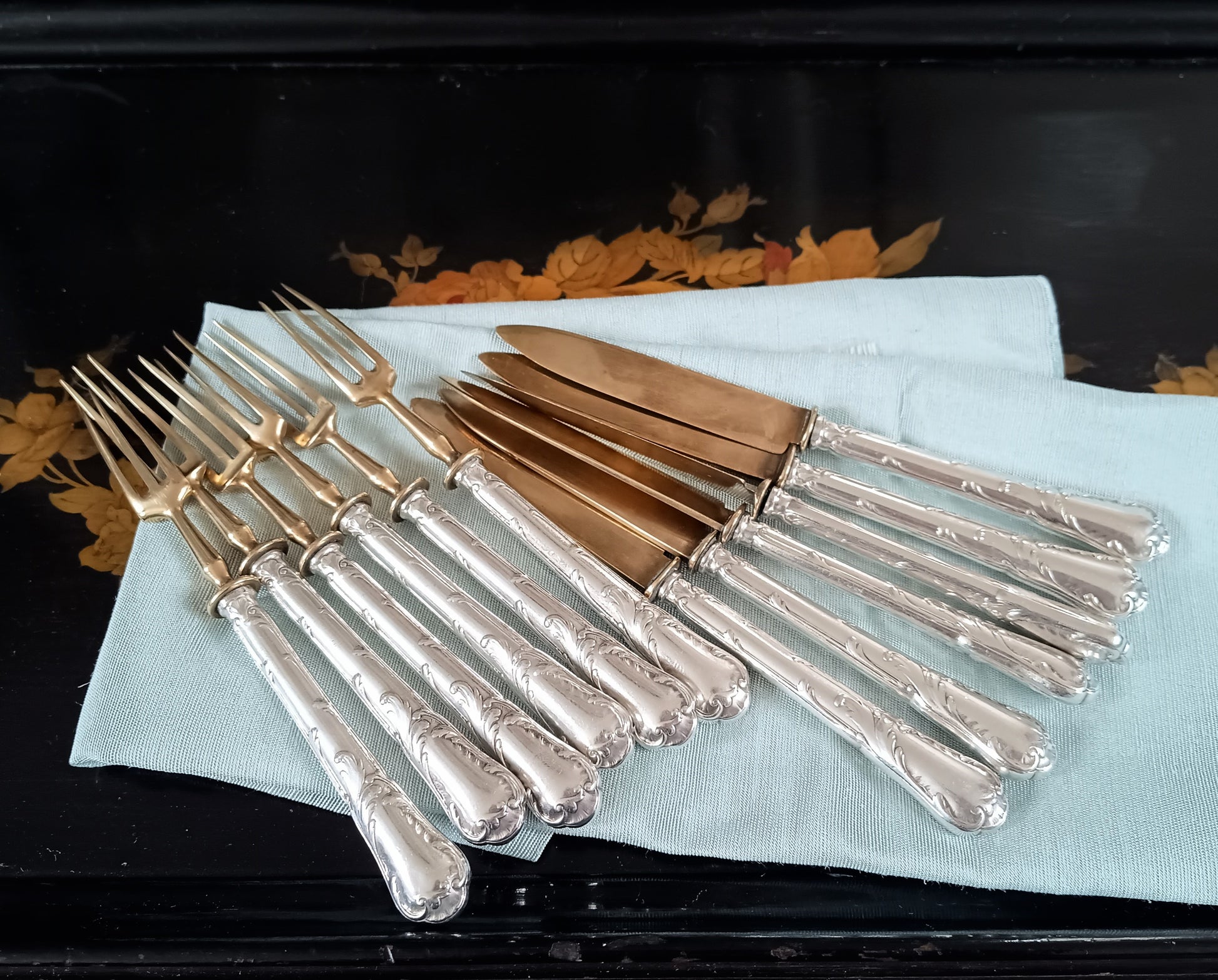 Antique French Silver Plate Handles and Gilt Blades Dessert or Fruit Curlery Set: Six Knives and Six Three-Prong Forks, Christofle, 1900