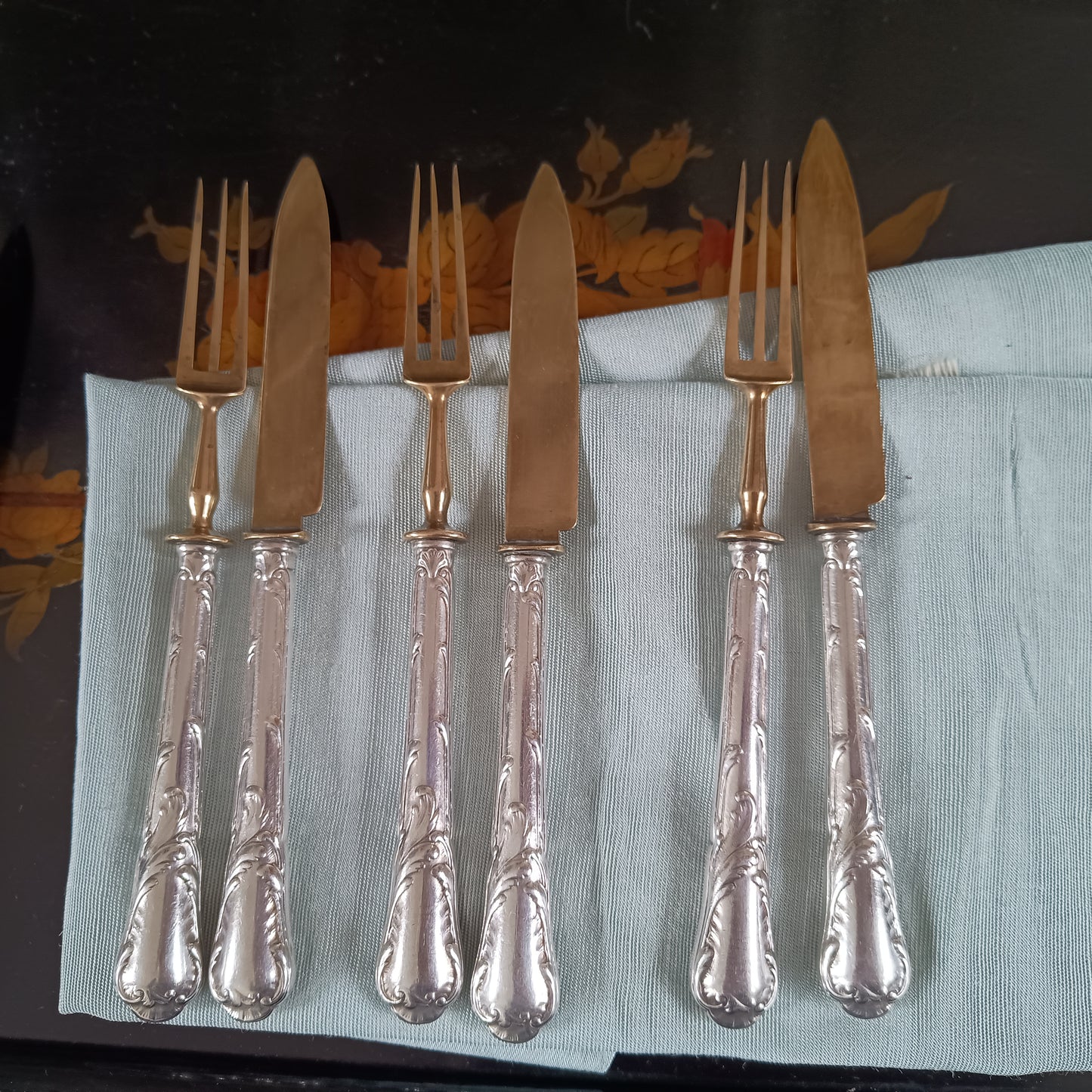 Antique French Silver Plate Handles and Gilt Blades Dessert or Fruit Curlery Set: Six Knives and Six Three-Prong Forks, Christofle, 1900