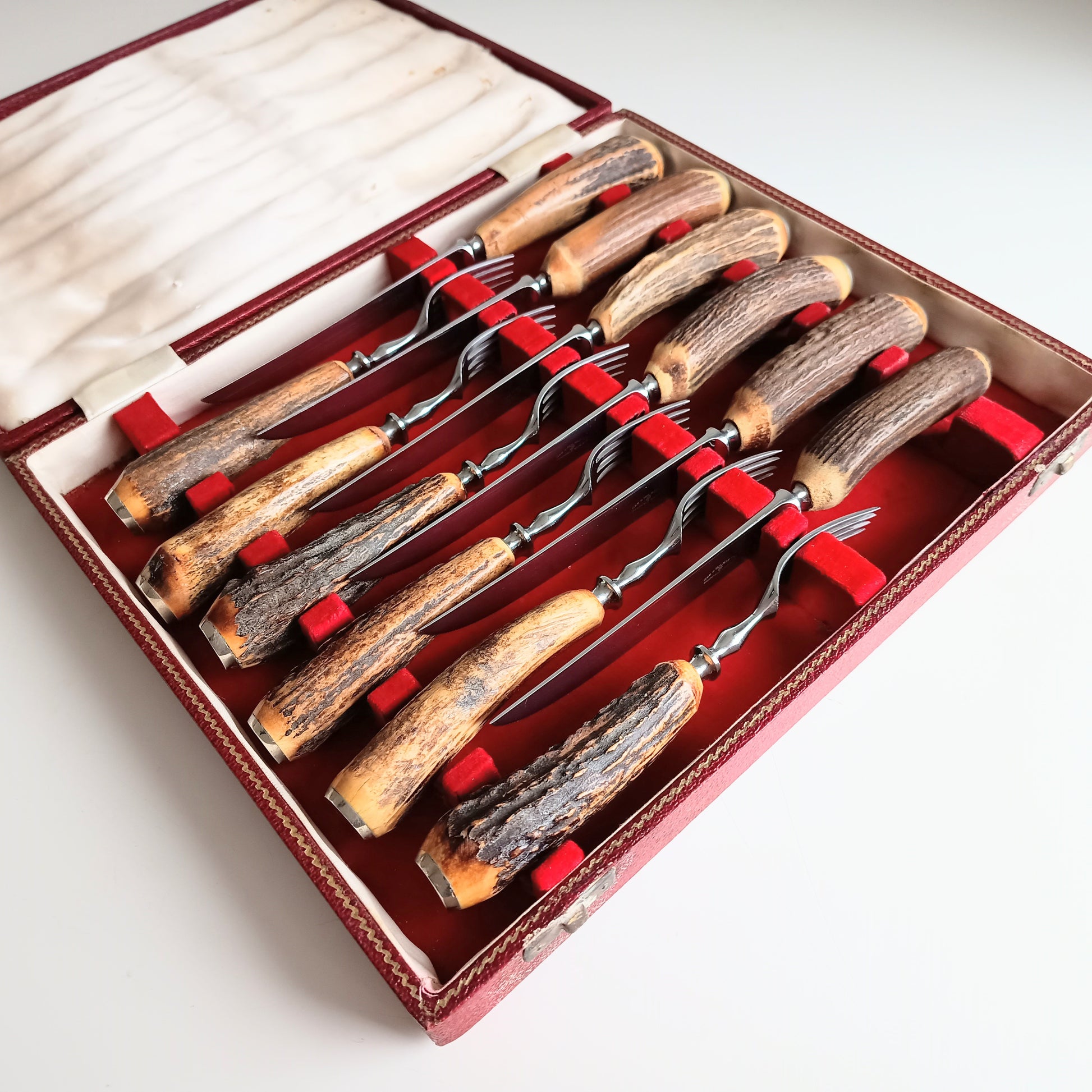 Traditional Steak Cutlery Set: Scottish Vintage Steak Cutlery Set: Forks and Knives with Stag or Antler Handles, Sheffield England
