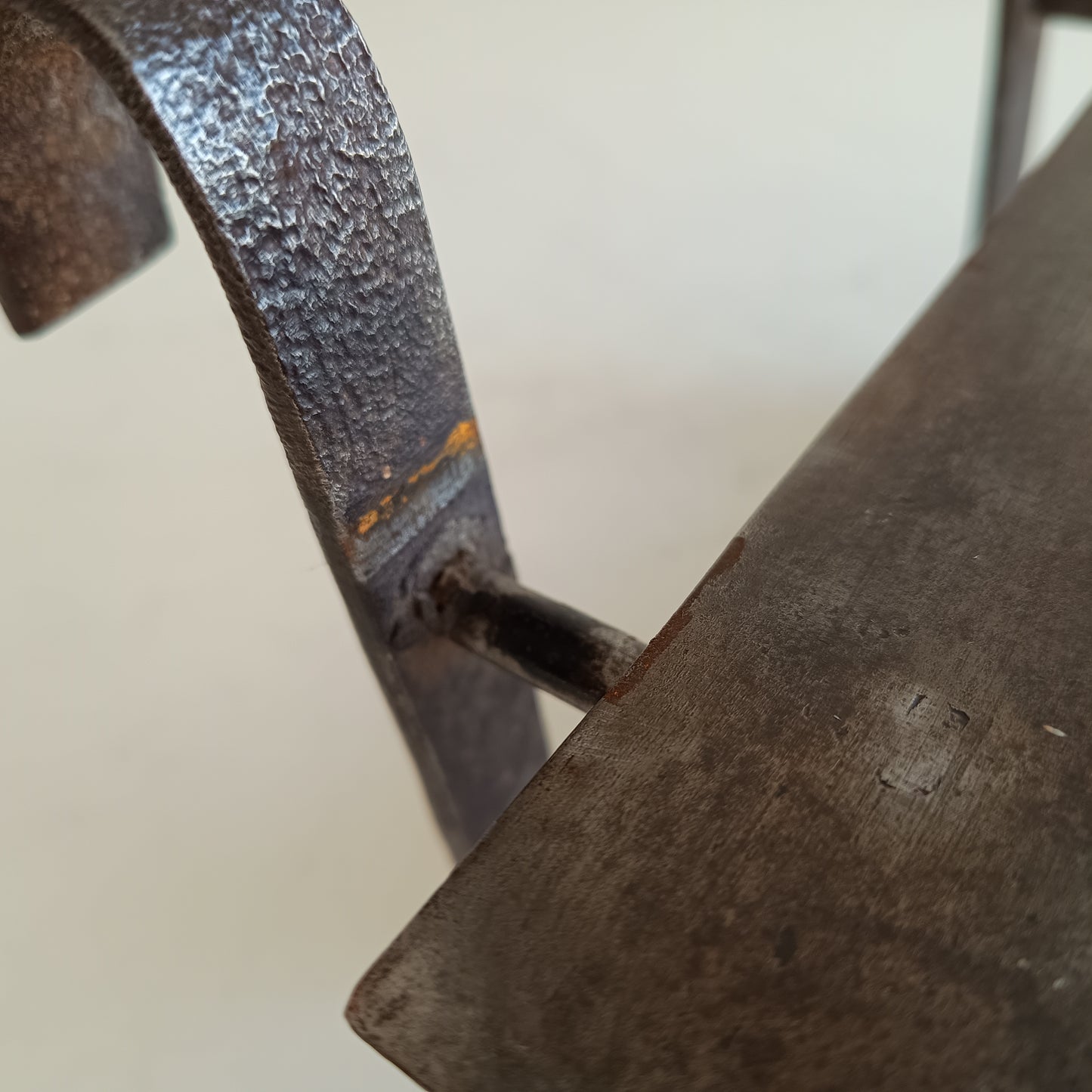 Arts & Crafts Cotswolds Hand-Forged Riveted Hearth Trivet Cooking Stand, Sliding Plate Heart-shaped Finial