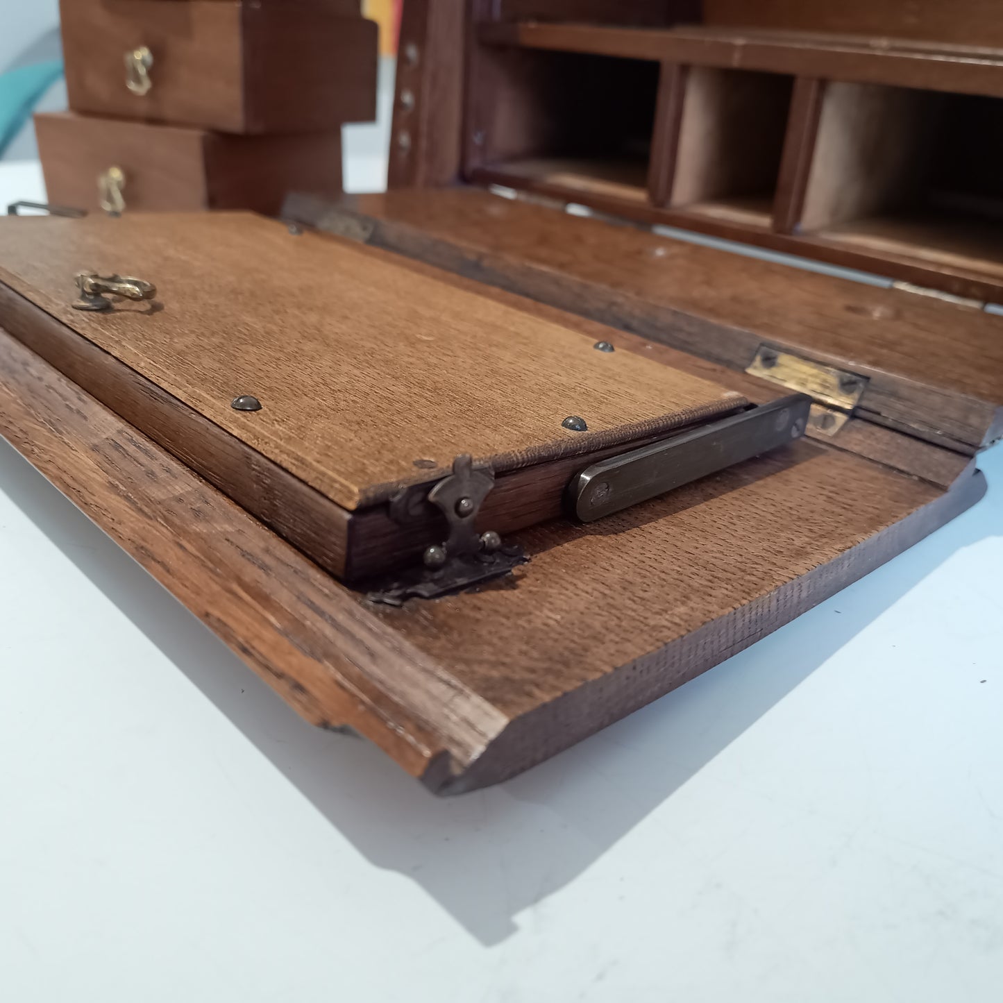 Arts and Crafts Art Nouveau Small Cabinet in Quarter-sawn Oak, Glasgow School Style