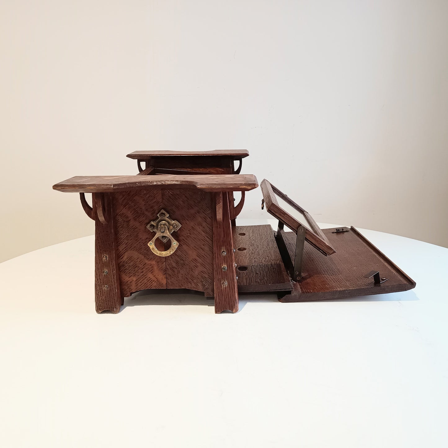 Arts and Crafts Art Nouveau Small Cabinet in Quarter-sawn Oak, Glasgow School Style