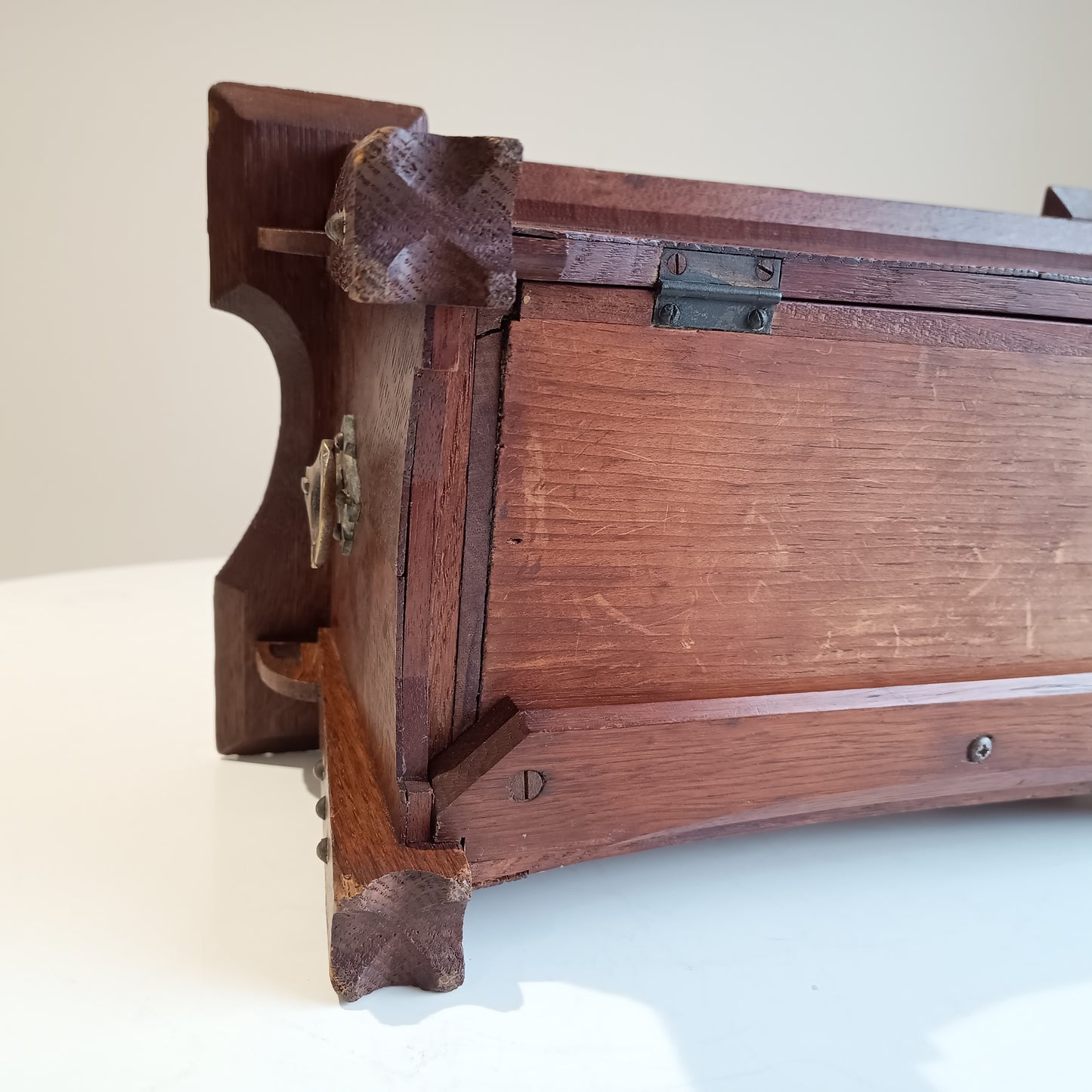 Arts and Crafts Art Nouveau Small Cabinet in Quarter-sawn Oak, Glasgow School Style