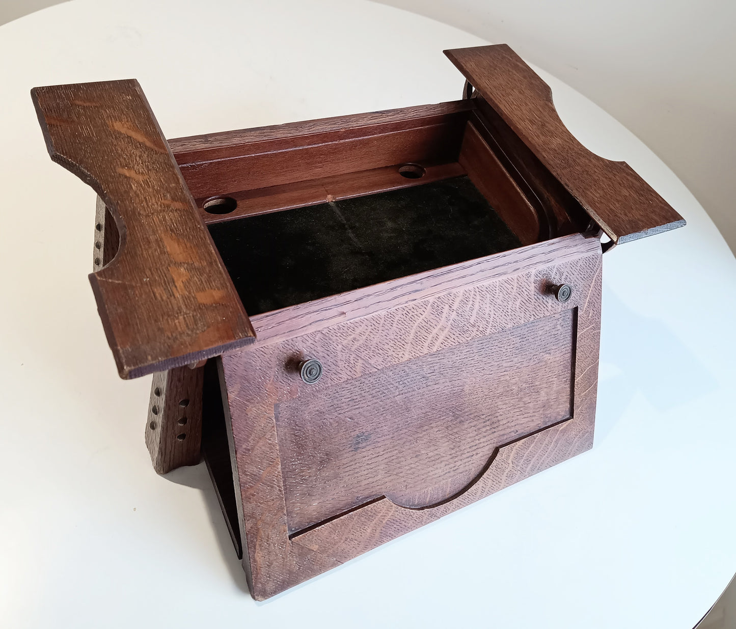 Arts and Crafts Art Nouveau Small Cabinet in Quarter-sawn Oak, Glasgow School Style