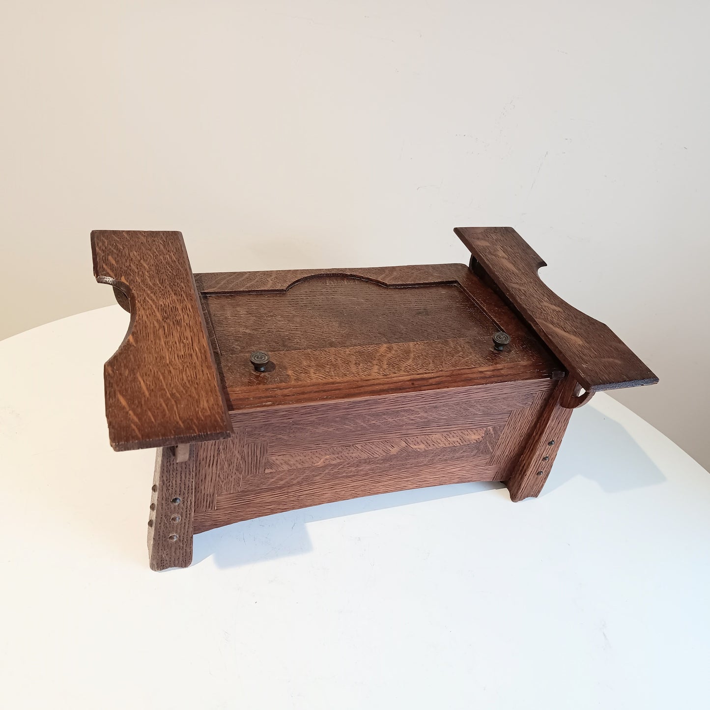 Arts and Crafts Art Nouveau Small Cabinet in Quarter-sawn Oak, Glasgow School Style