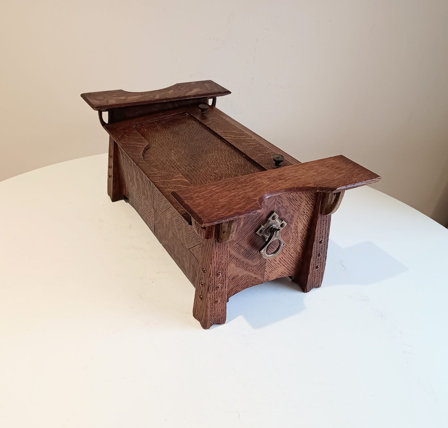 Arts and Crafts Art Nouveau Small Cabinet in Quarter-sawn Oak, Glasgow School Style