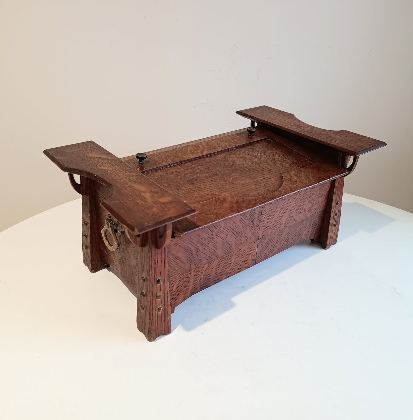 Arts and Crafts Art Nouveau Small Cabinet in Quarter-sawn Oak, Glasgow School Style