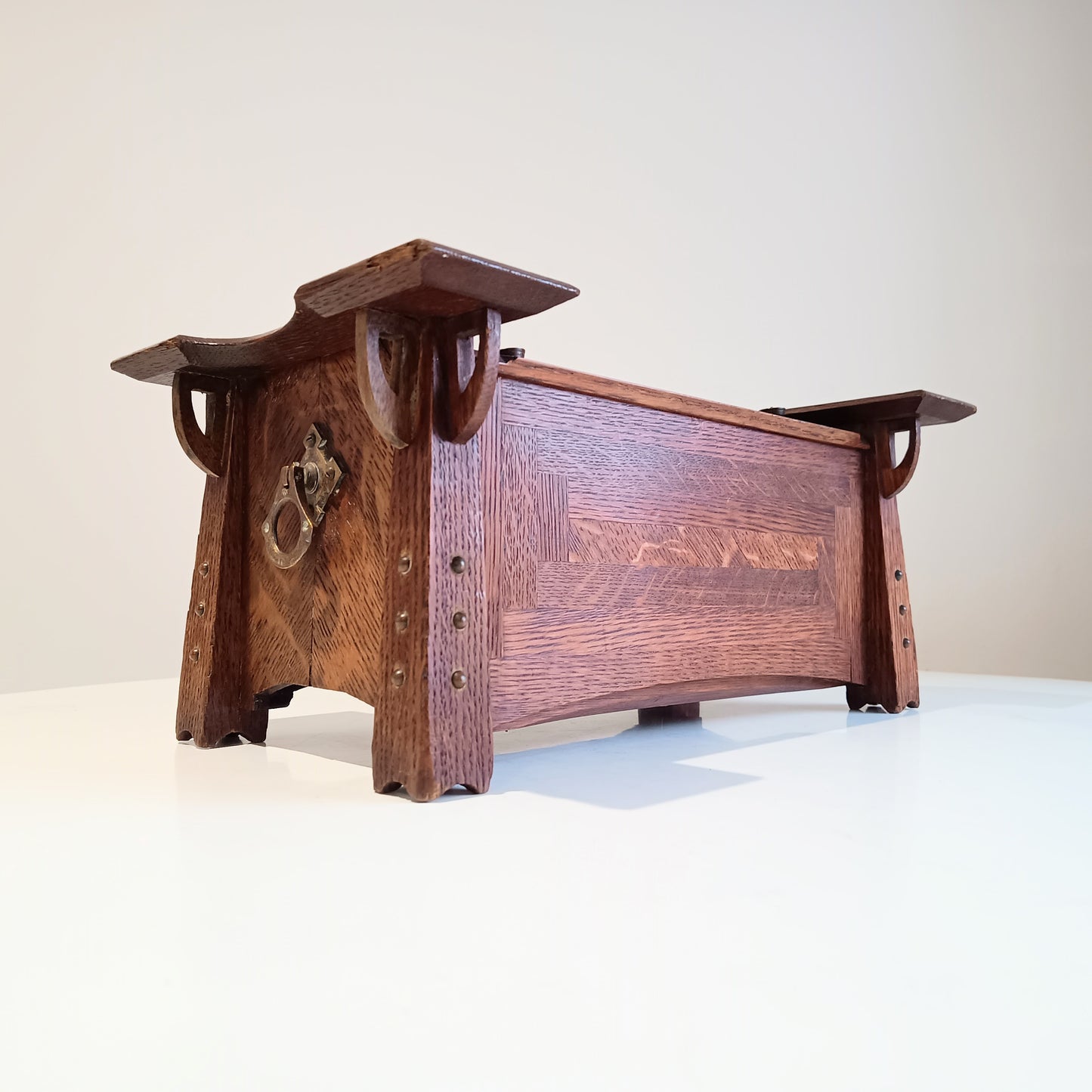 Arts and Crafts Art Nouveau Small Cabinet in Quarter-sawn Oak, Glasgow School Style