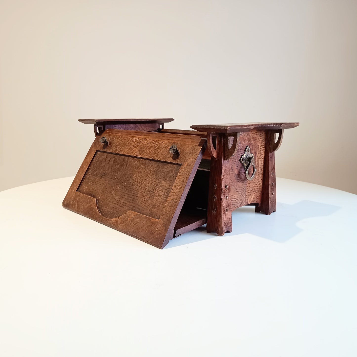 Arts and Crafts Art Nouveau Small Cabinet in Quarter-sawn Oak, Glasgow School Style